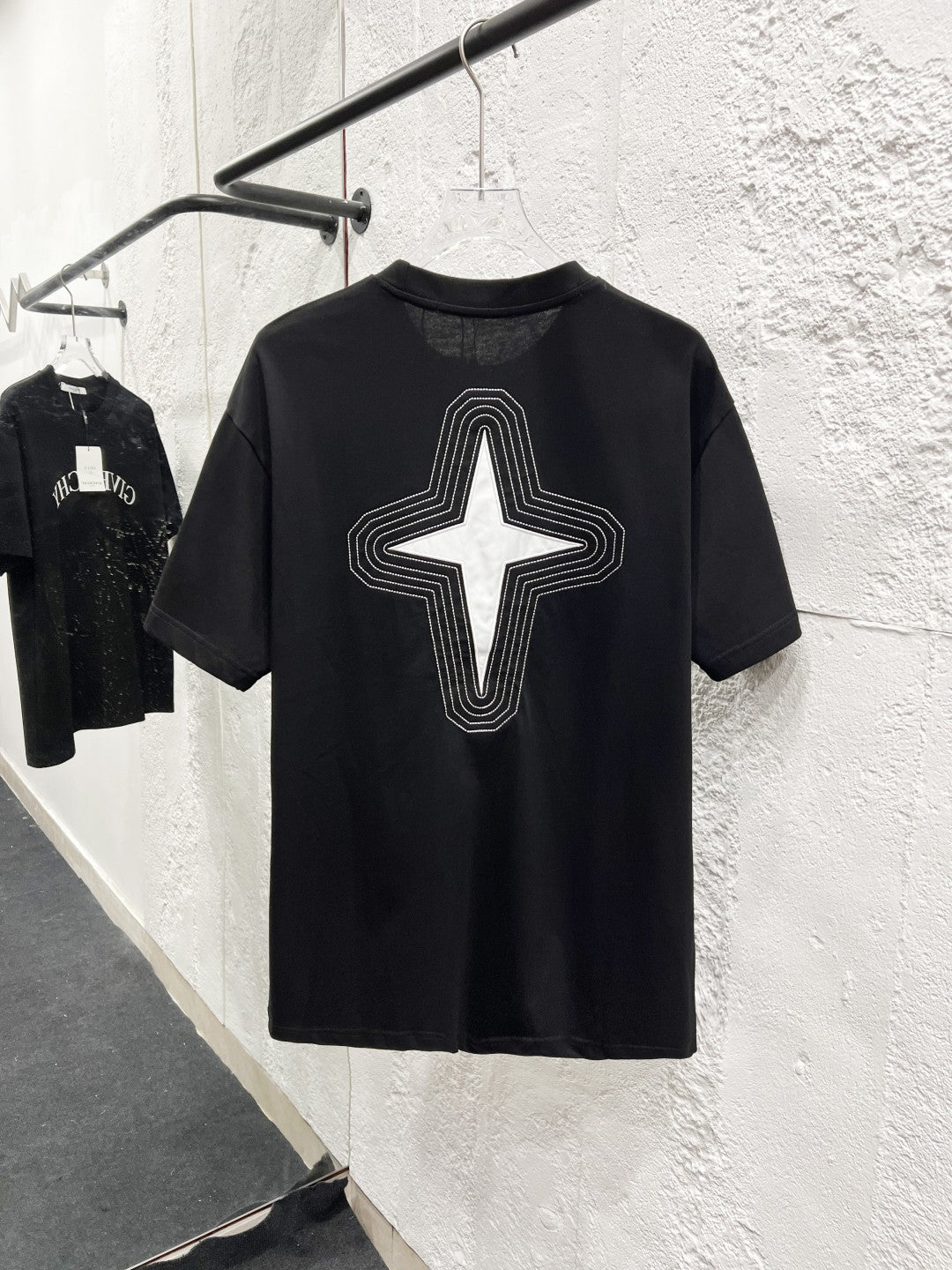 LuxluxHouse Best Quality Clothes Givenchy T-shirt