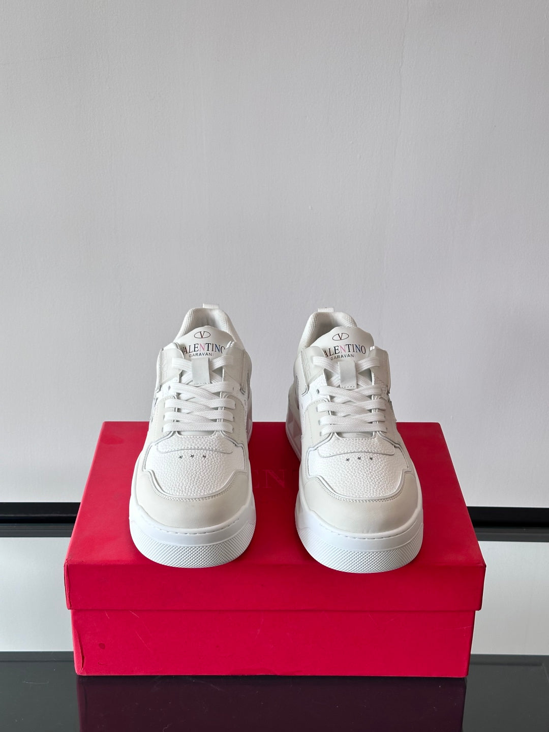 LuxluxHouse Best Quality Shoes Valentino
