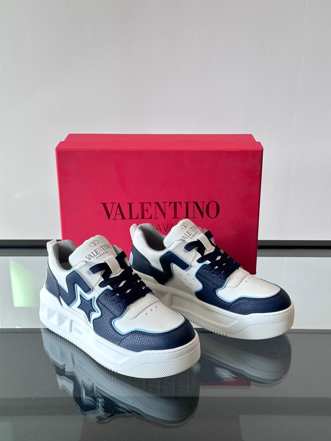 LuxluxHouse Best Quality Shoes Valentino
