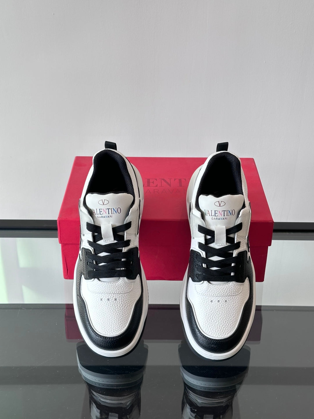 LuxluxHouse Best Quality Shoes Valentino