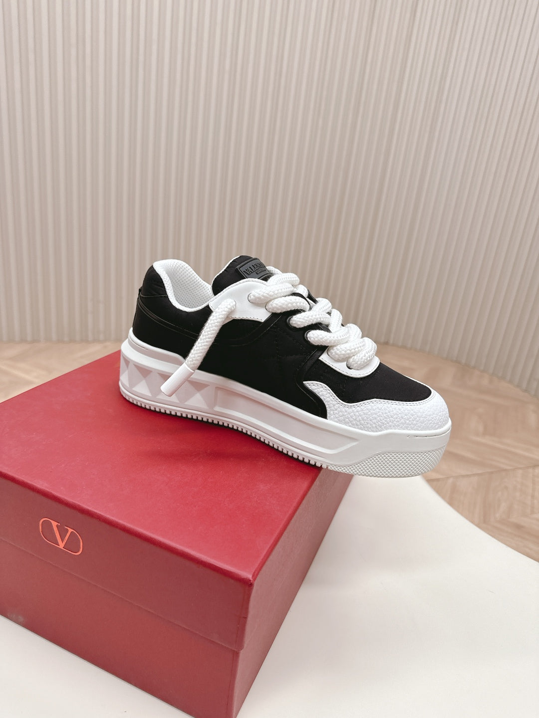 LuxluxHouse Best Quality Valentino Women Shoes