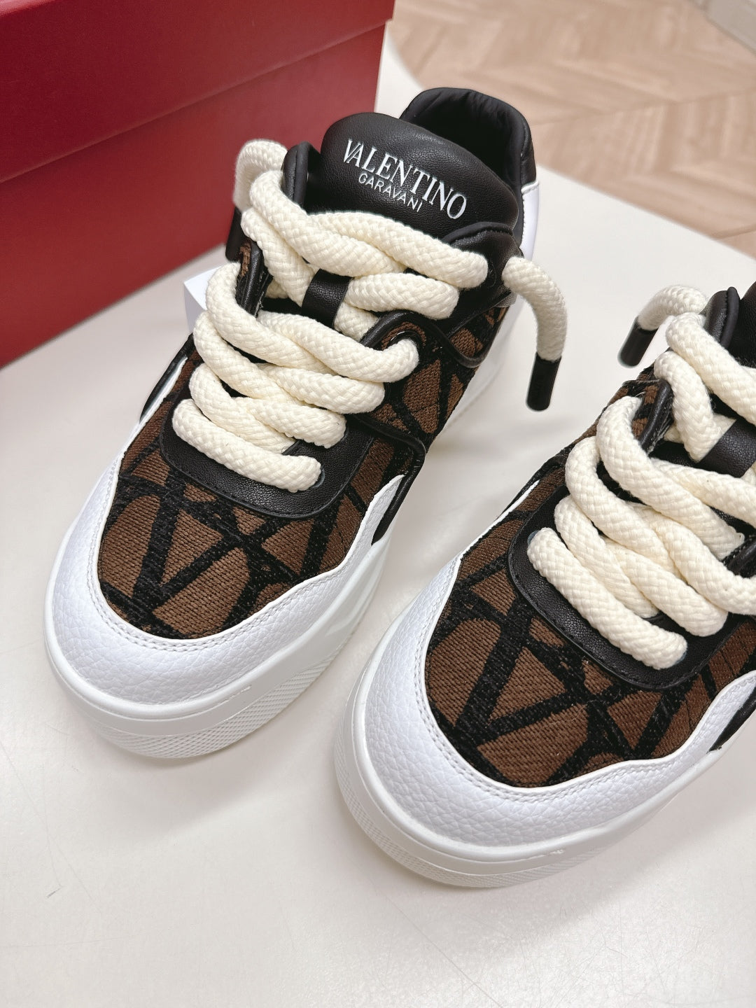 LuxluxHouse Best Quality Valentino Women Shoes