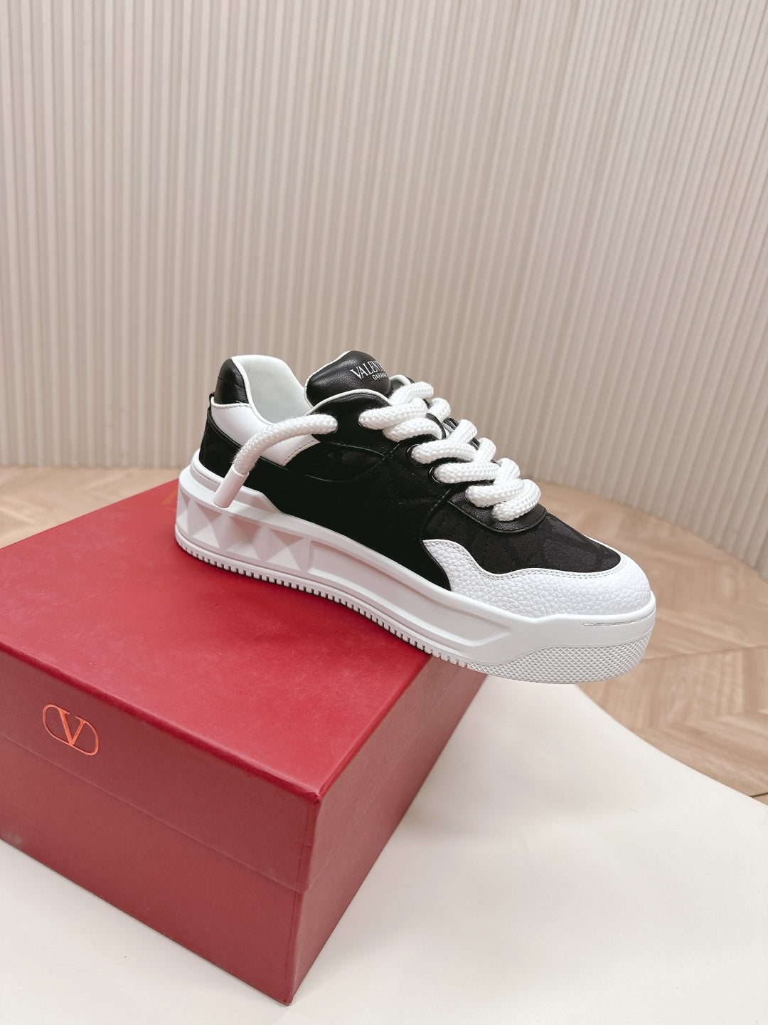 LuxluxHouse Best Quality Valentino Women Shoes