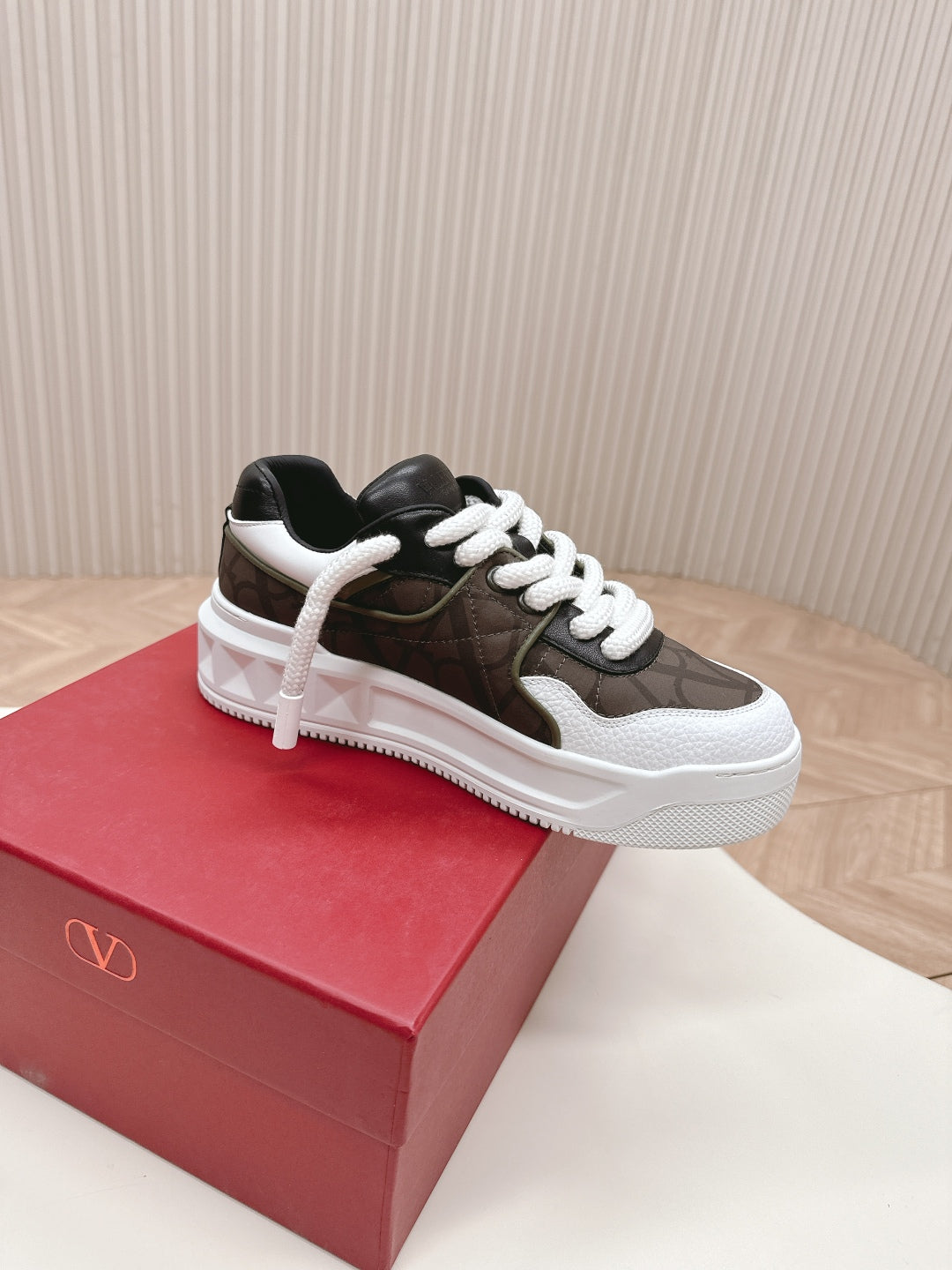 LuxluxHouse Best Quality Valentino Women Shoes