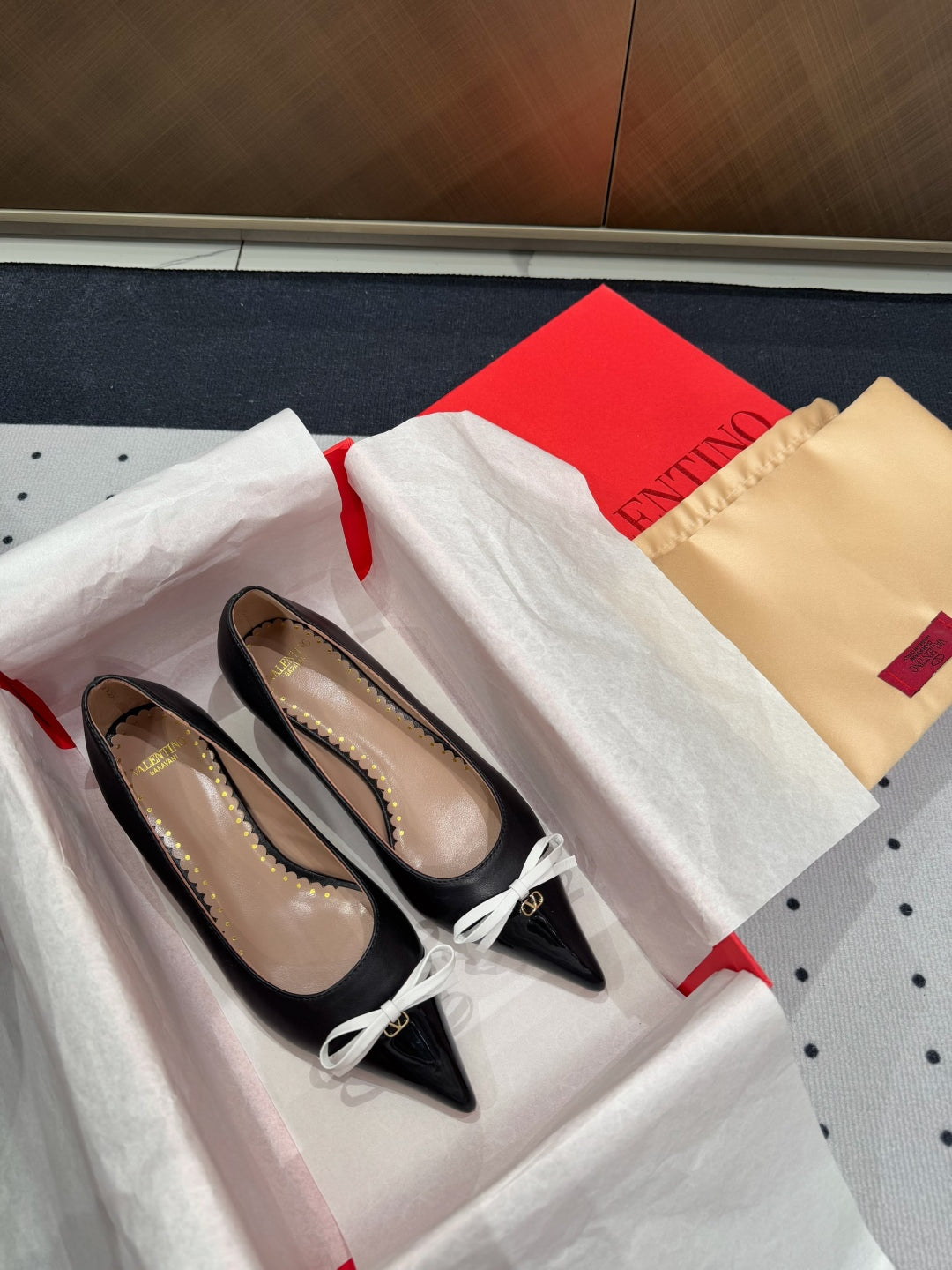 LuxluxHouse Best Quality Valentino Women Shoes