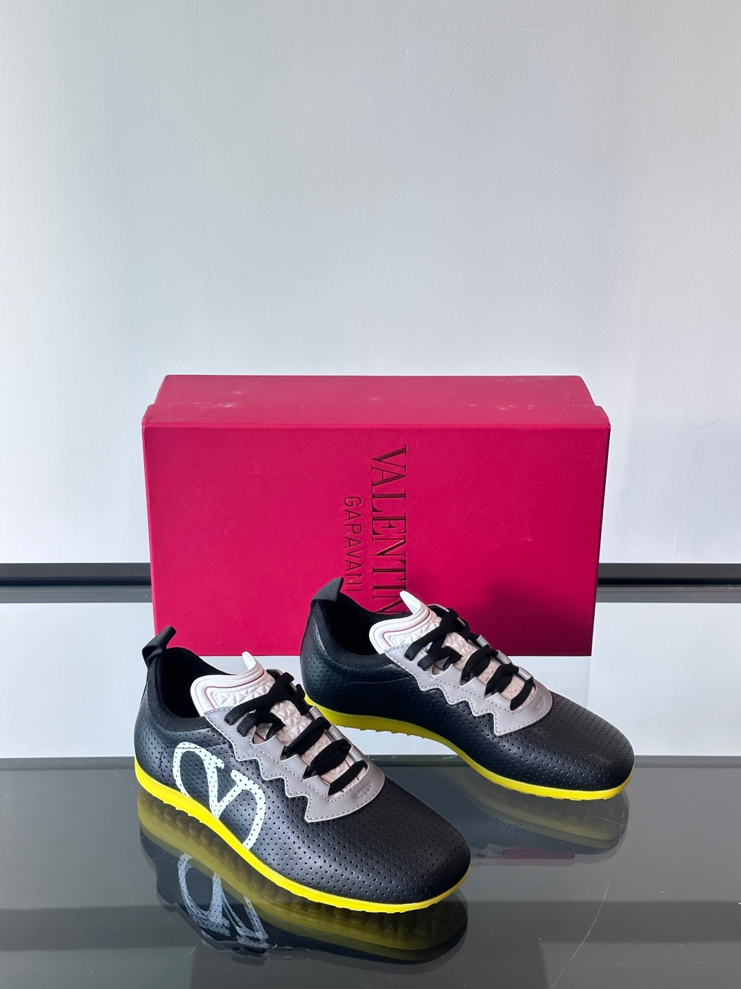 LuxluxHouse Best Quality Shoes Valentino