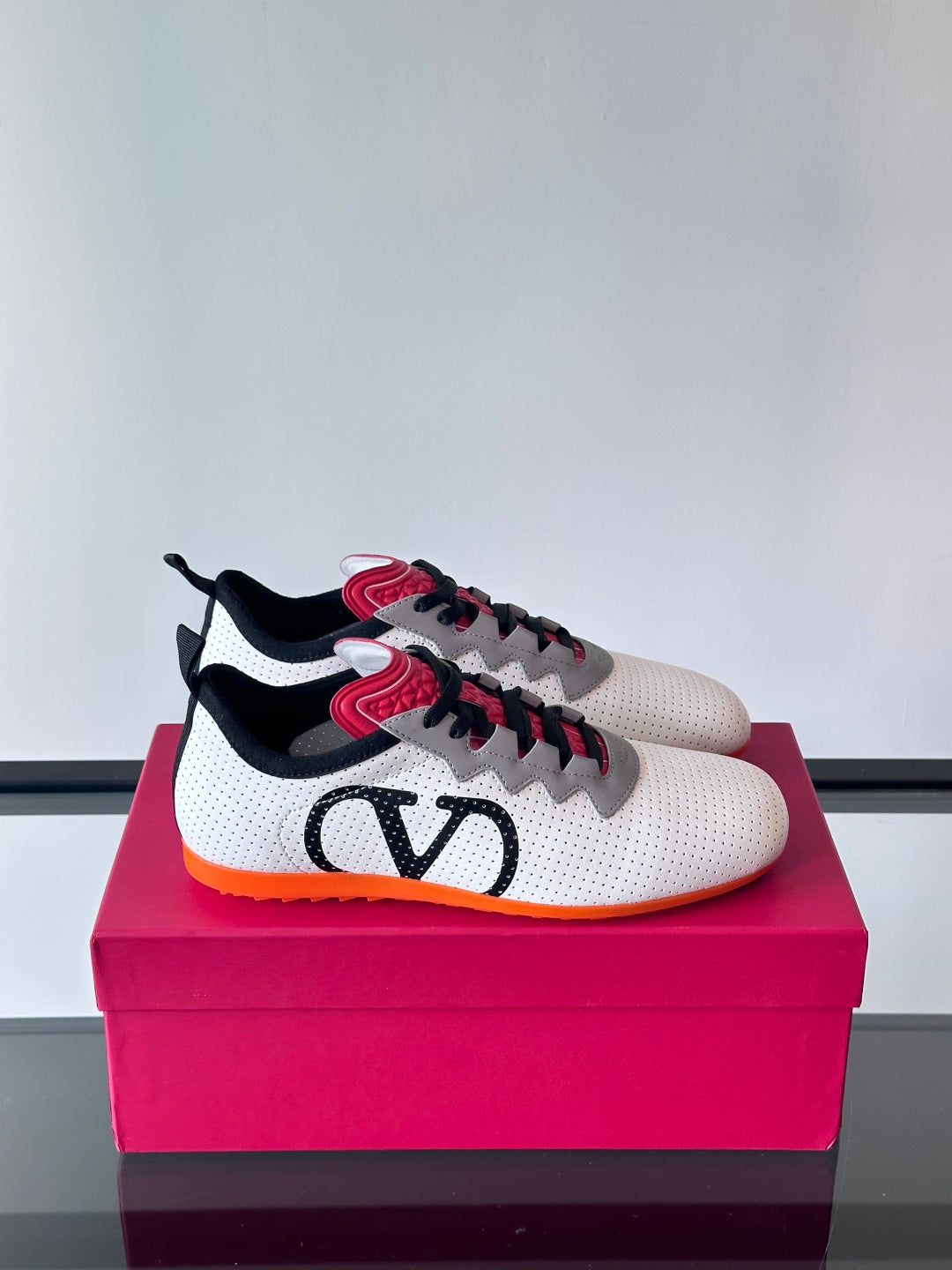 LuxluxHouse Best Quality Shoes Valentino