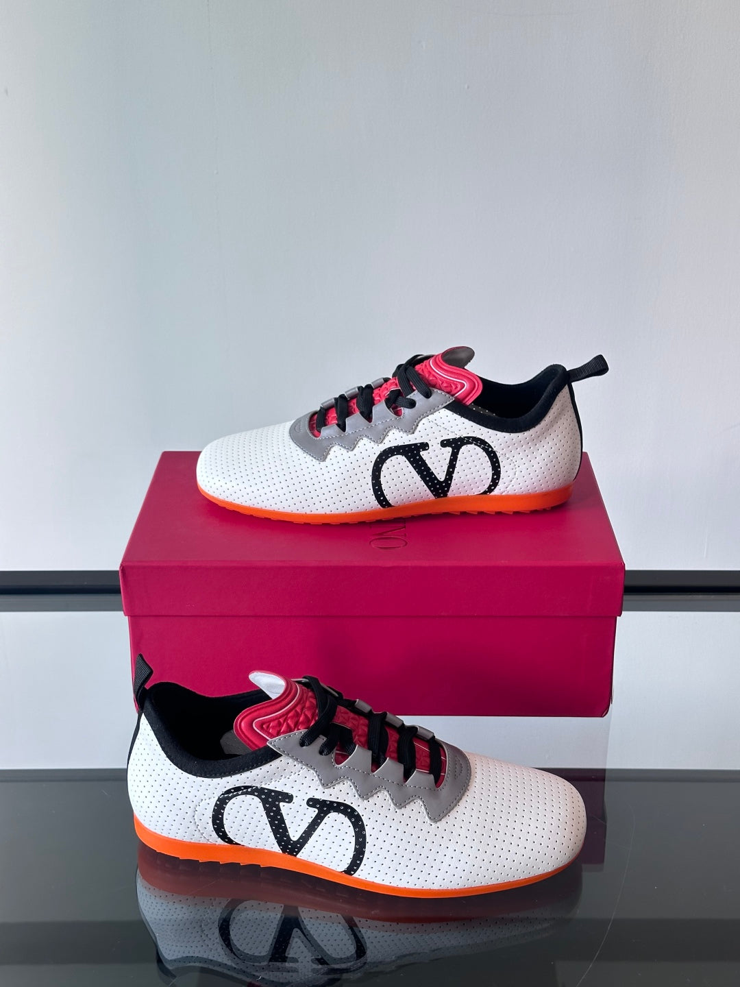 LuxluxHouse Best Quality Shoes Valentino