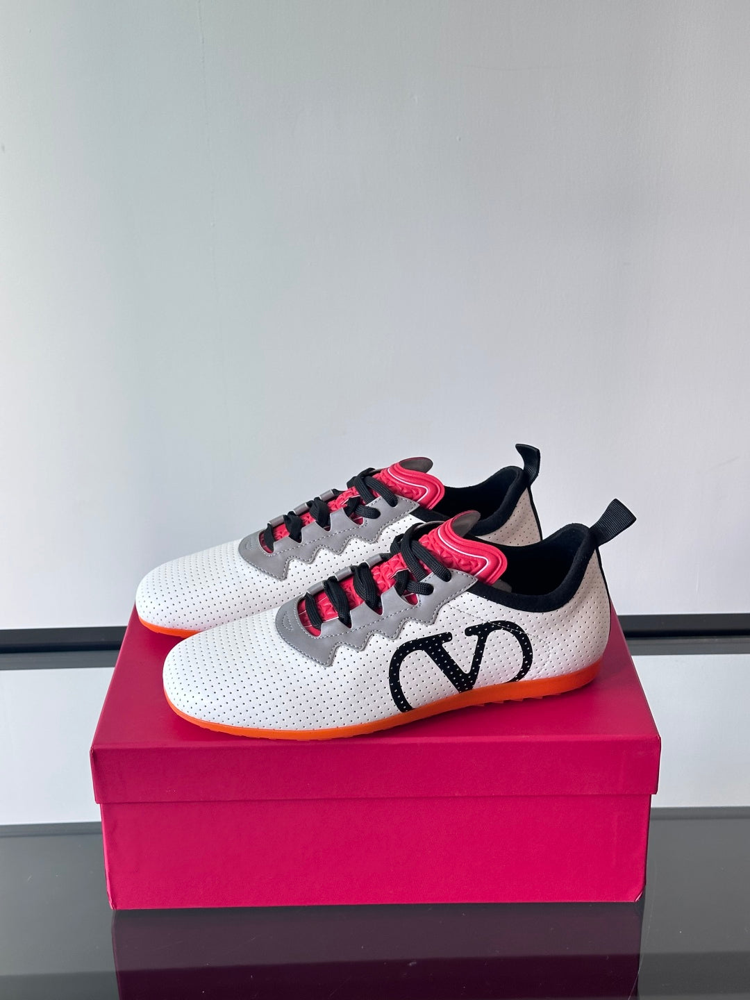 LuxluxHouse Best Quality Shoes Valentino