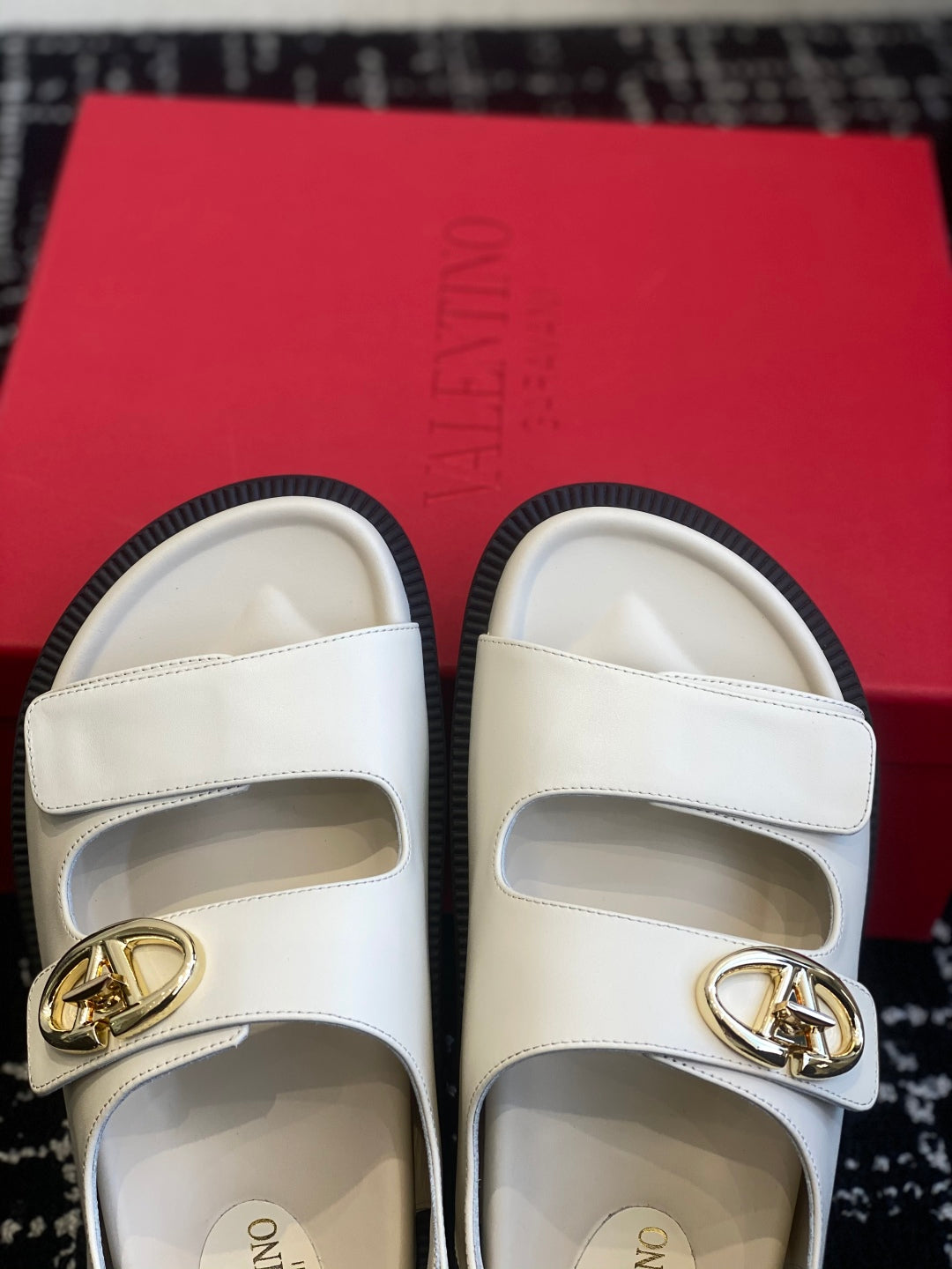 LuxluxHouse Best Quality Valentino Women Shoes