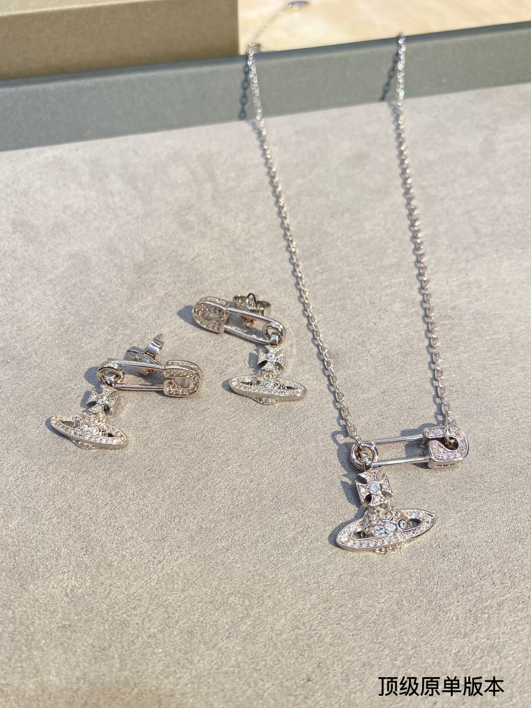LuxluxHouse Best Quality Accessories Earrings Vivienne Westwood Necklace
