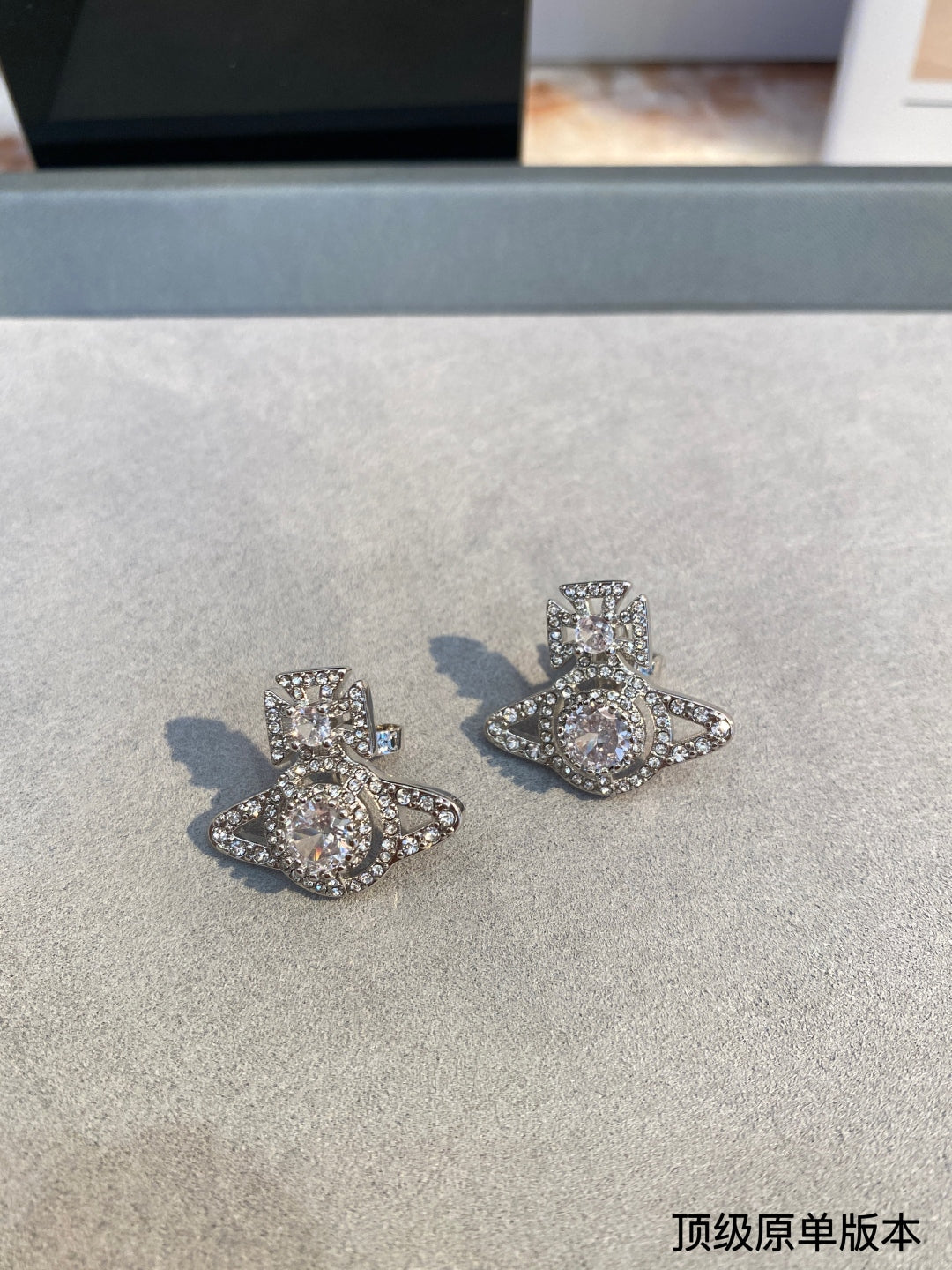 LuxluxHouse Best Quality Accessories Earrings Vivienne Westwood