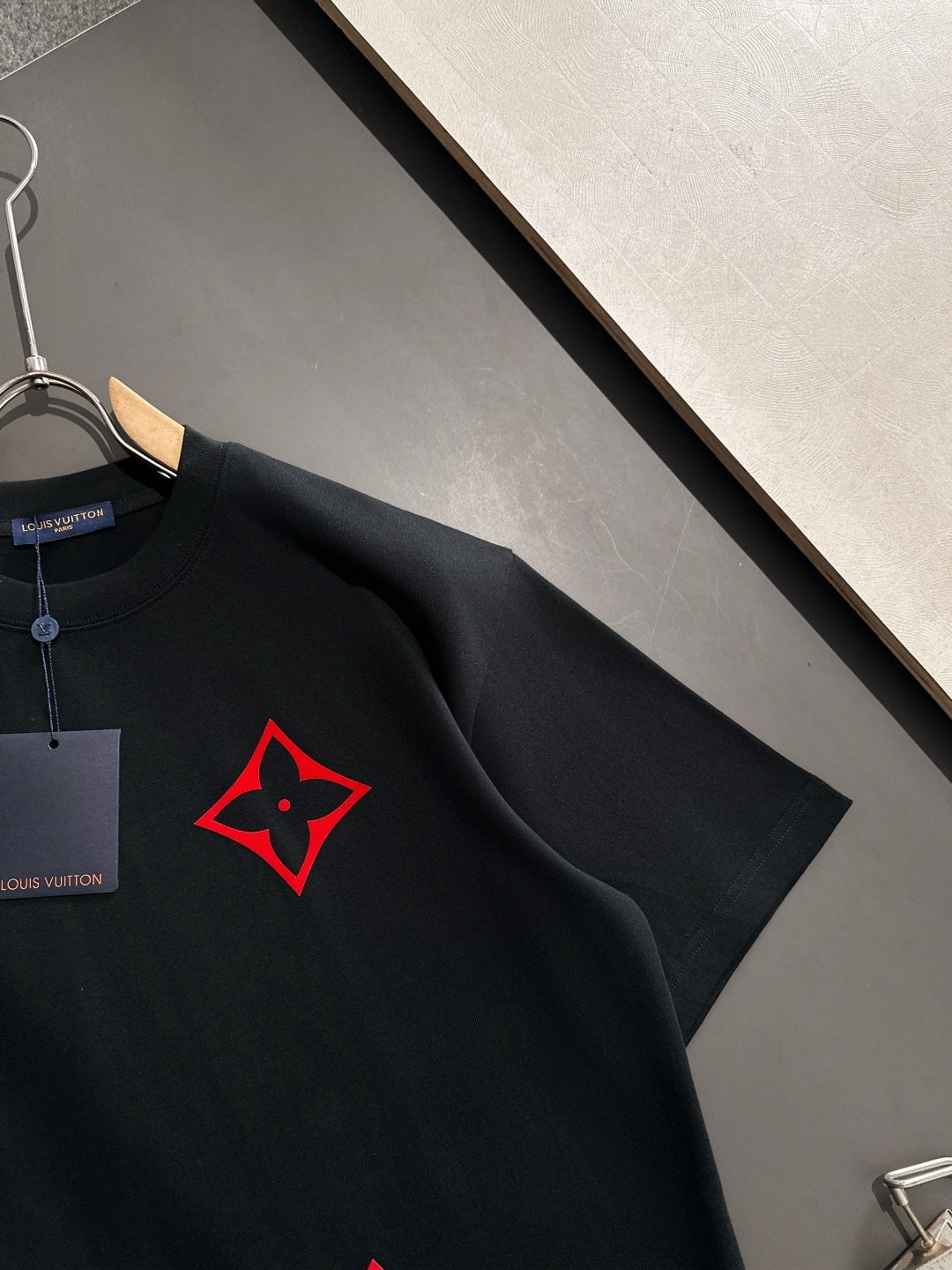 LuxluxHouse Best Quality Clothes T-shirt Louis Vuitton