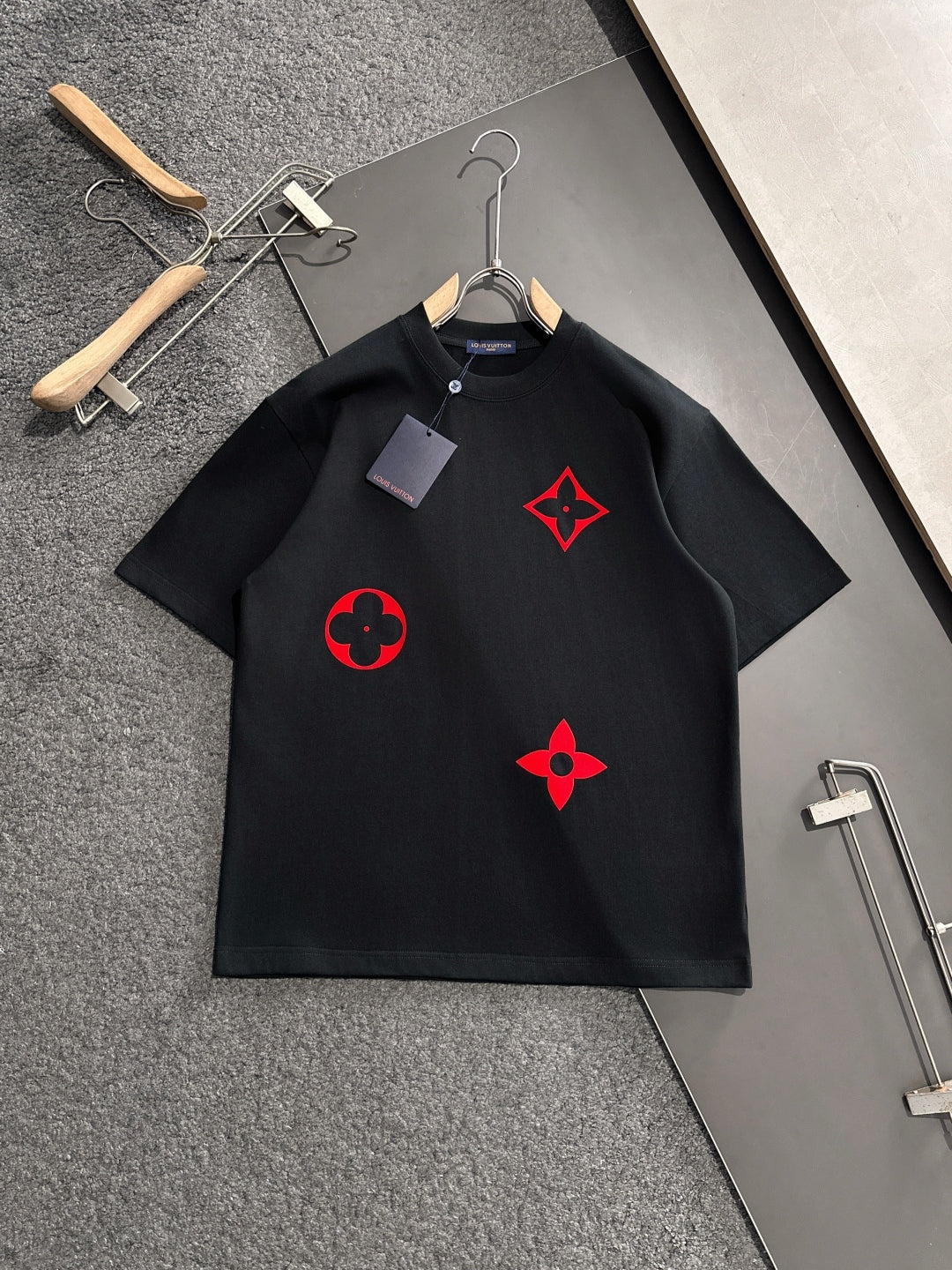 LuxluxHouse Best Quality Clothes T-shirt Louis Vuitton