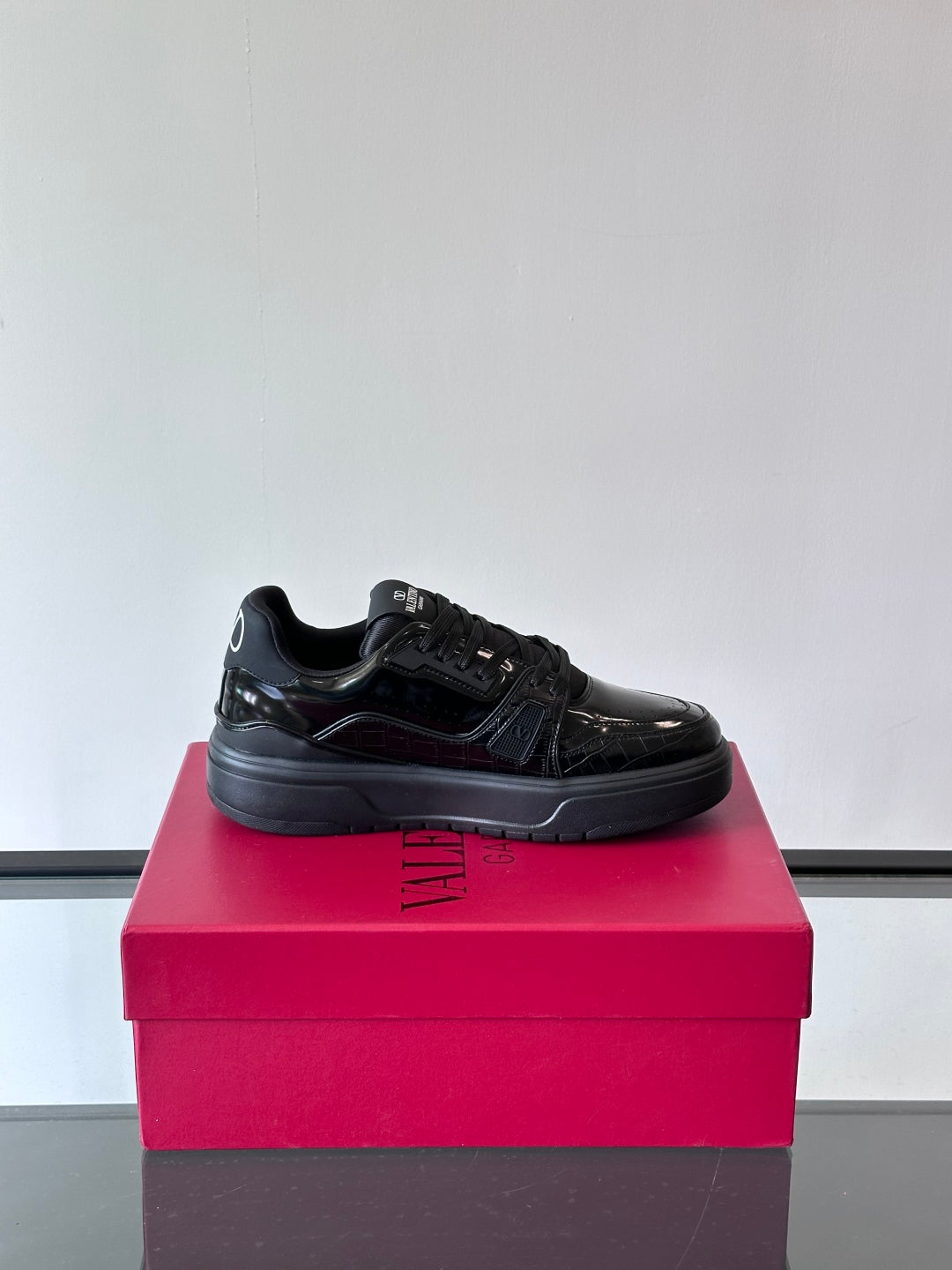 LuxluxHouse Best Quality Shoes Valentino