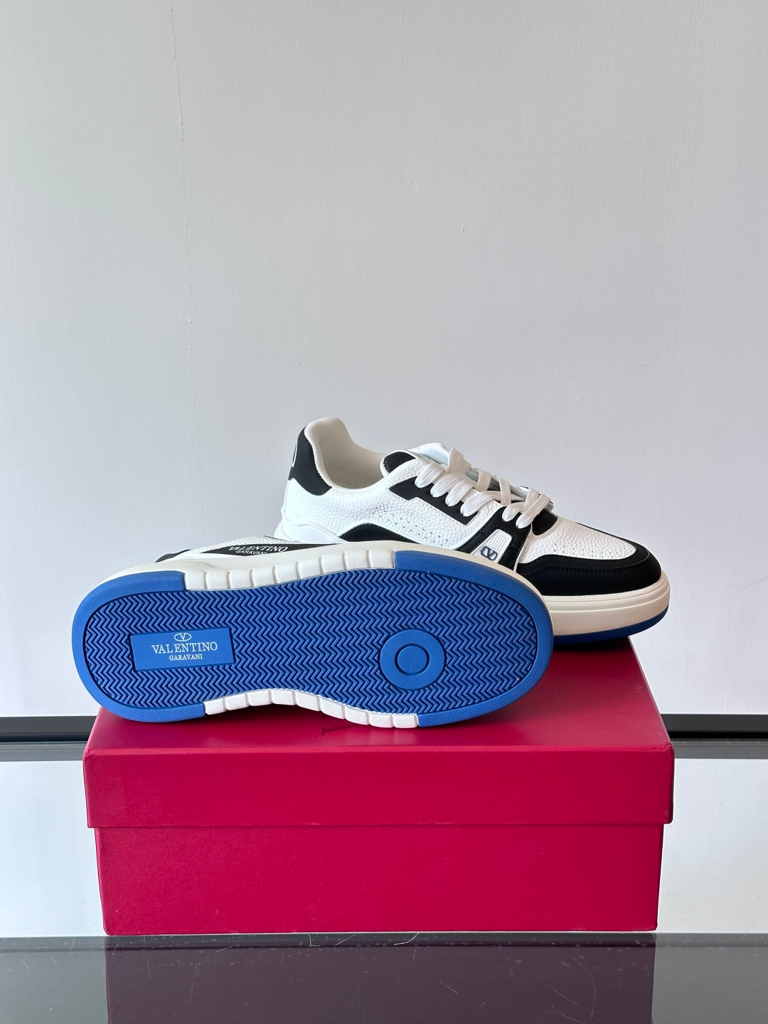 LuxluxHouse Best Quality Shoes Valentino