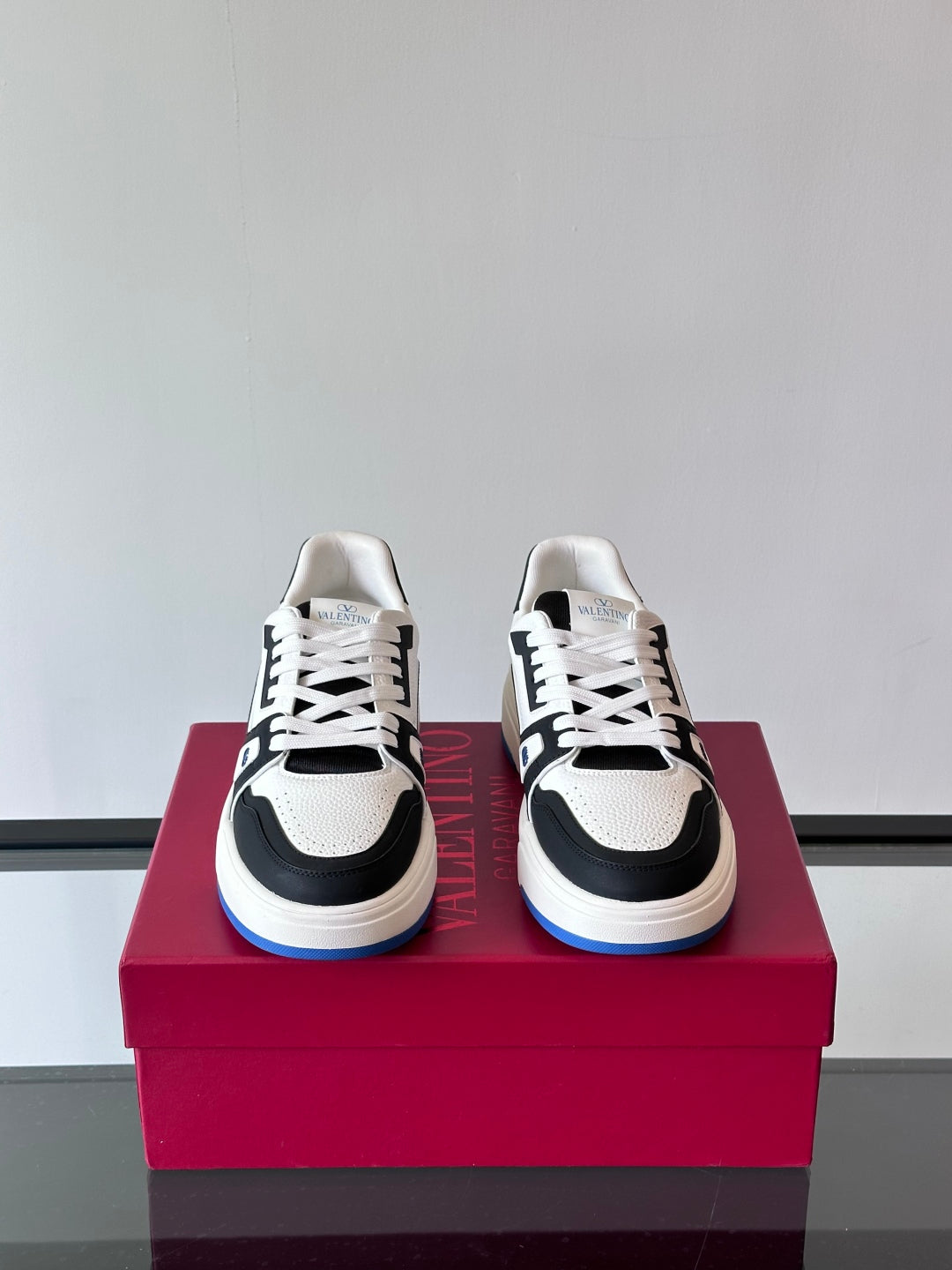 LuxluxHouse Best Quality Shoes Valentino