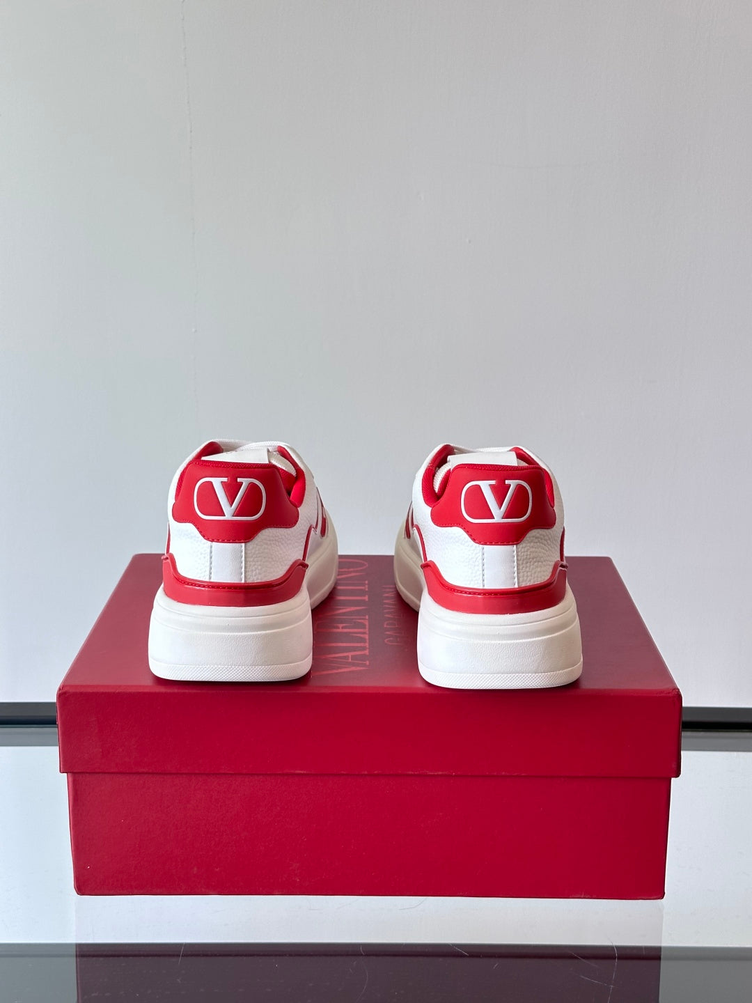 LuxluxHouse Best Quality Shoes Valentino