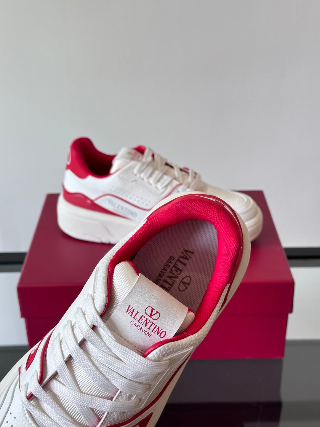 LuxluxHouse Best Quality Shoes Valentino