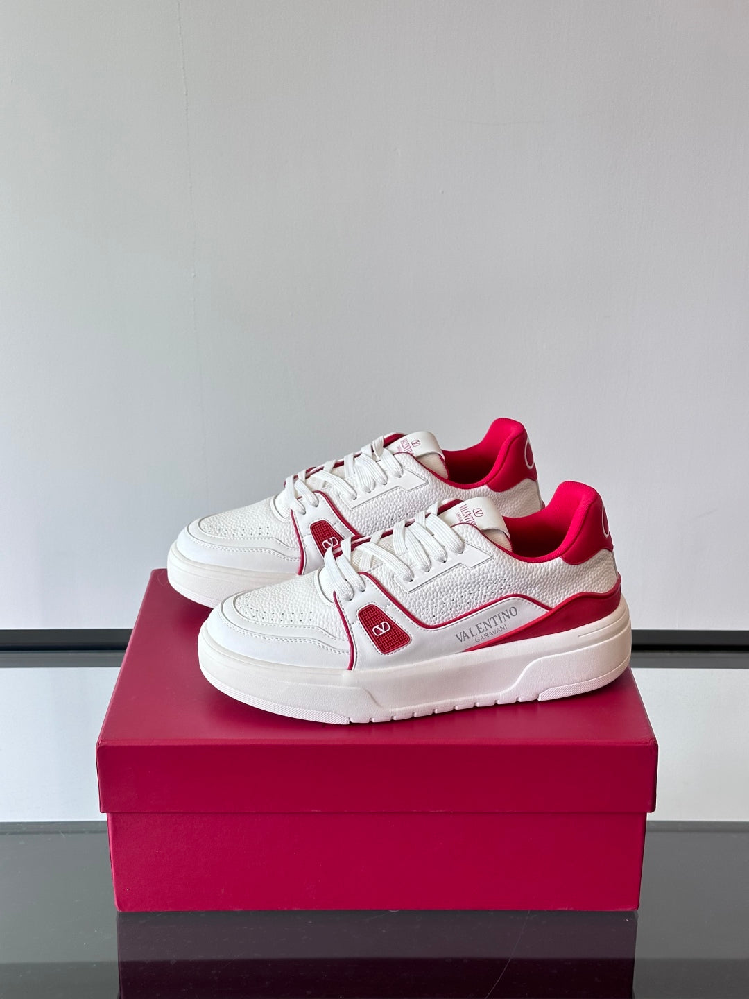 LuxluxHouse Best Quality Shoes Valentino