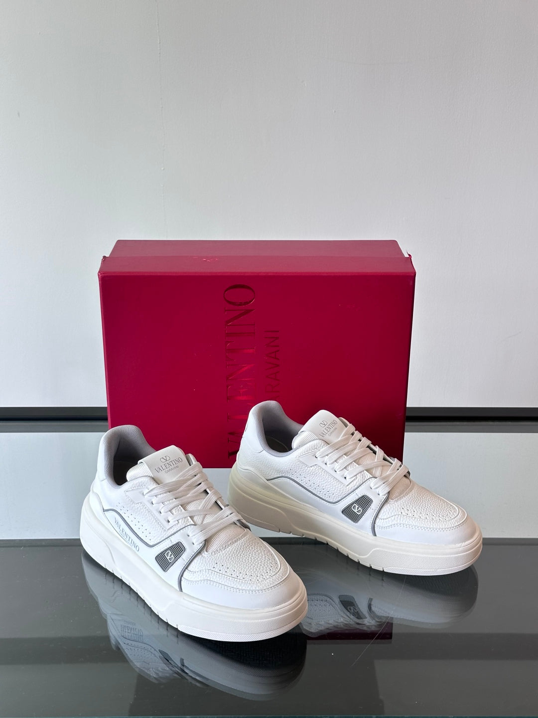 LuxluxHouse Best Quality Shoes Valentino