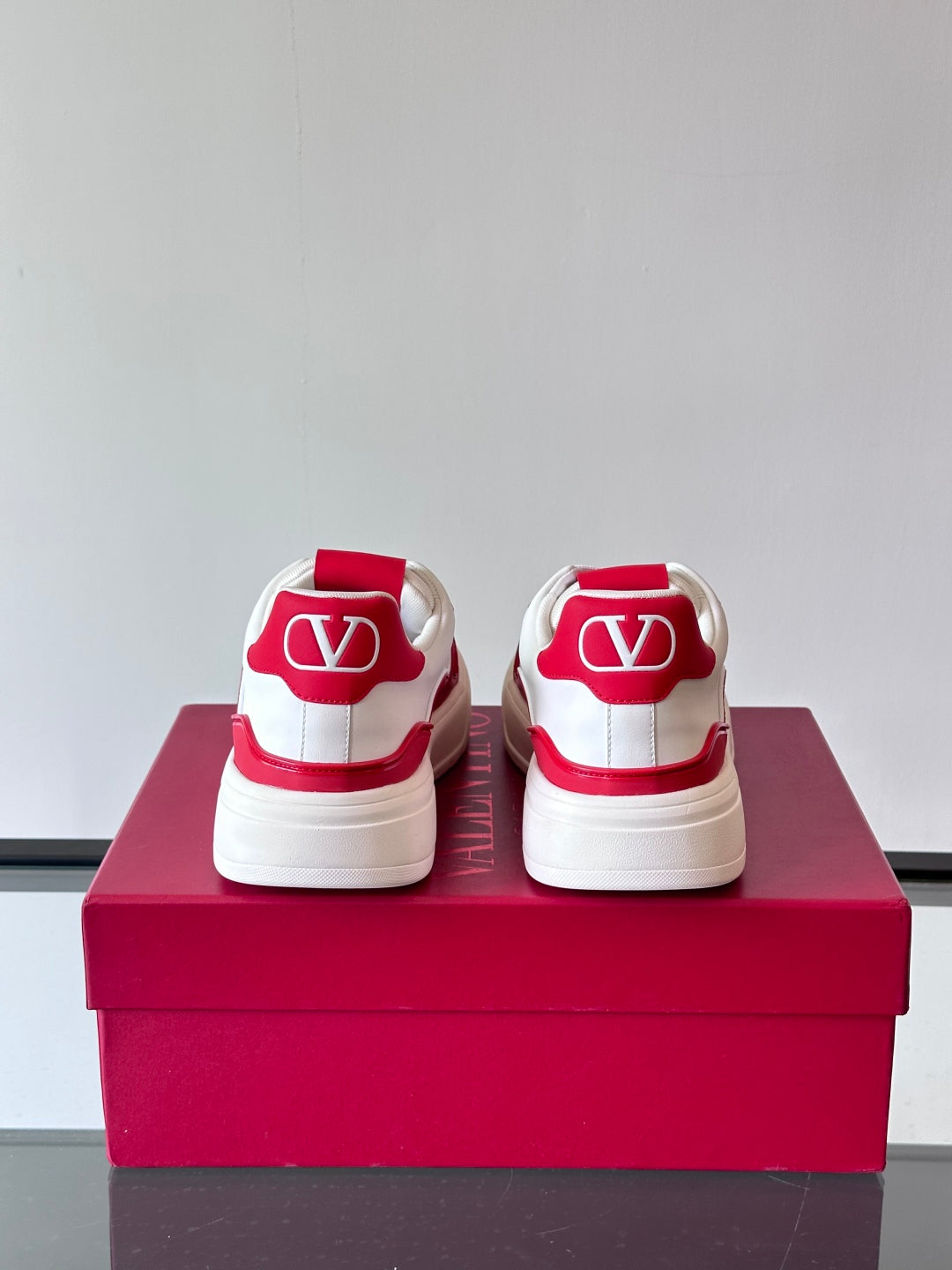 LuxluxHouse Best Quality Shoes Valentino