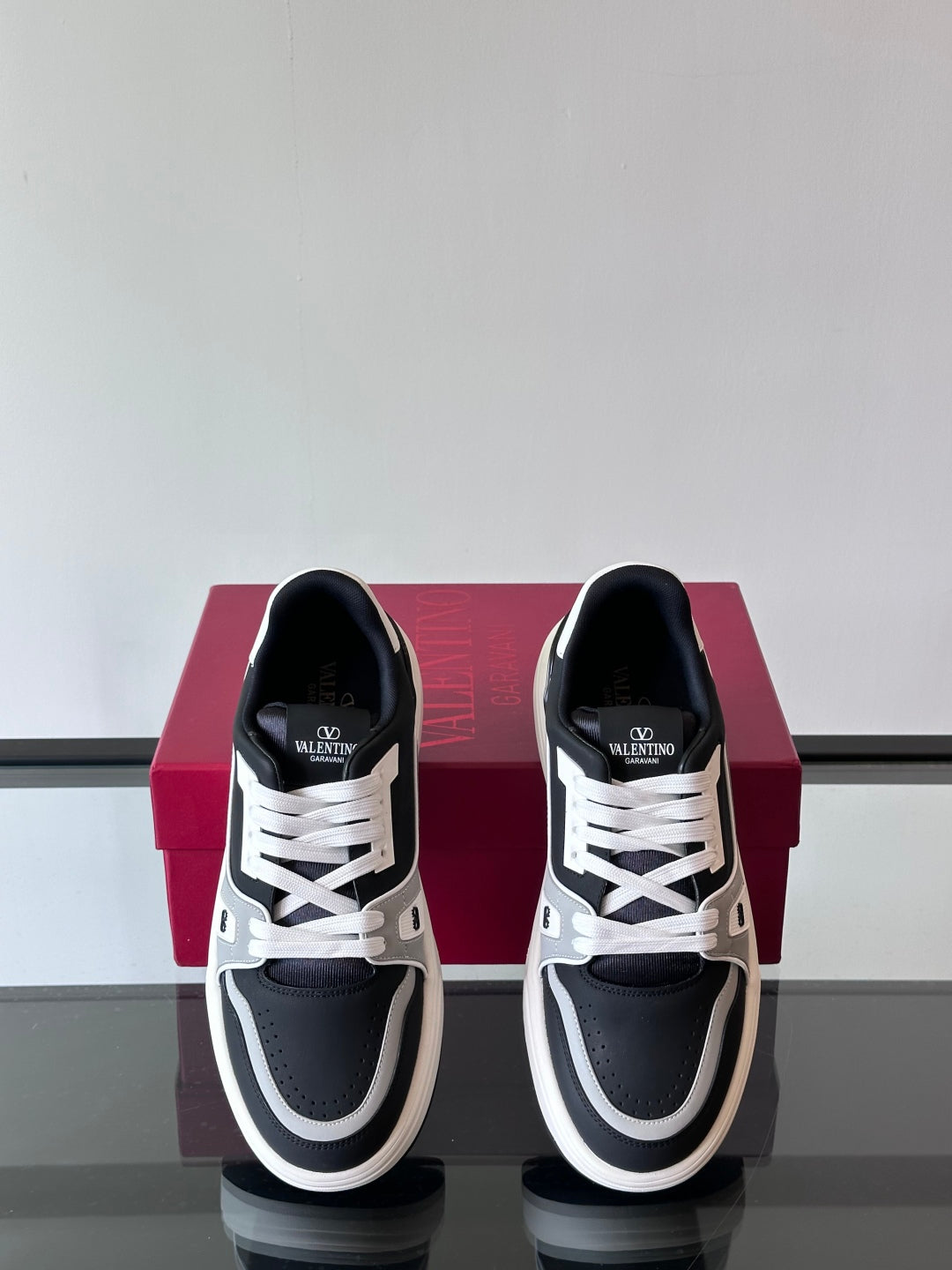 LuxluxHouse Best Quality Shoes Valentino