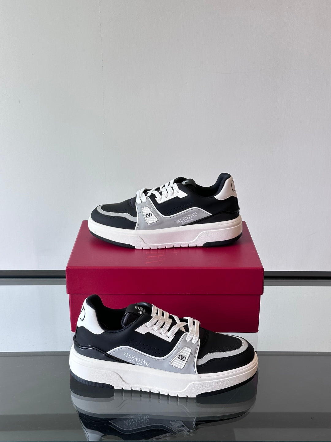 LuxluxHouse Best Quality Shoes Valentino