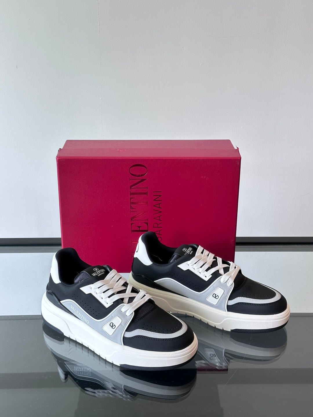 LuxluxHouse Best Quality Shoes Valentino