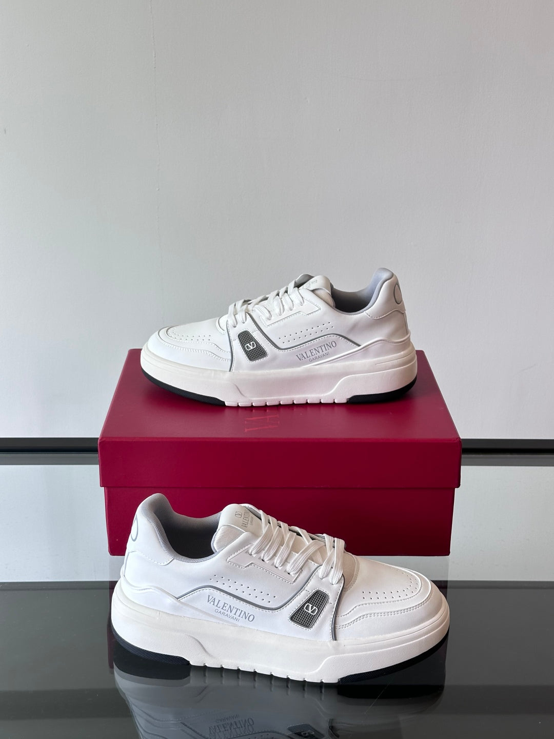 LuxluxHouse Best Quality Shoes Valentino