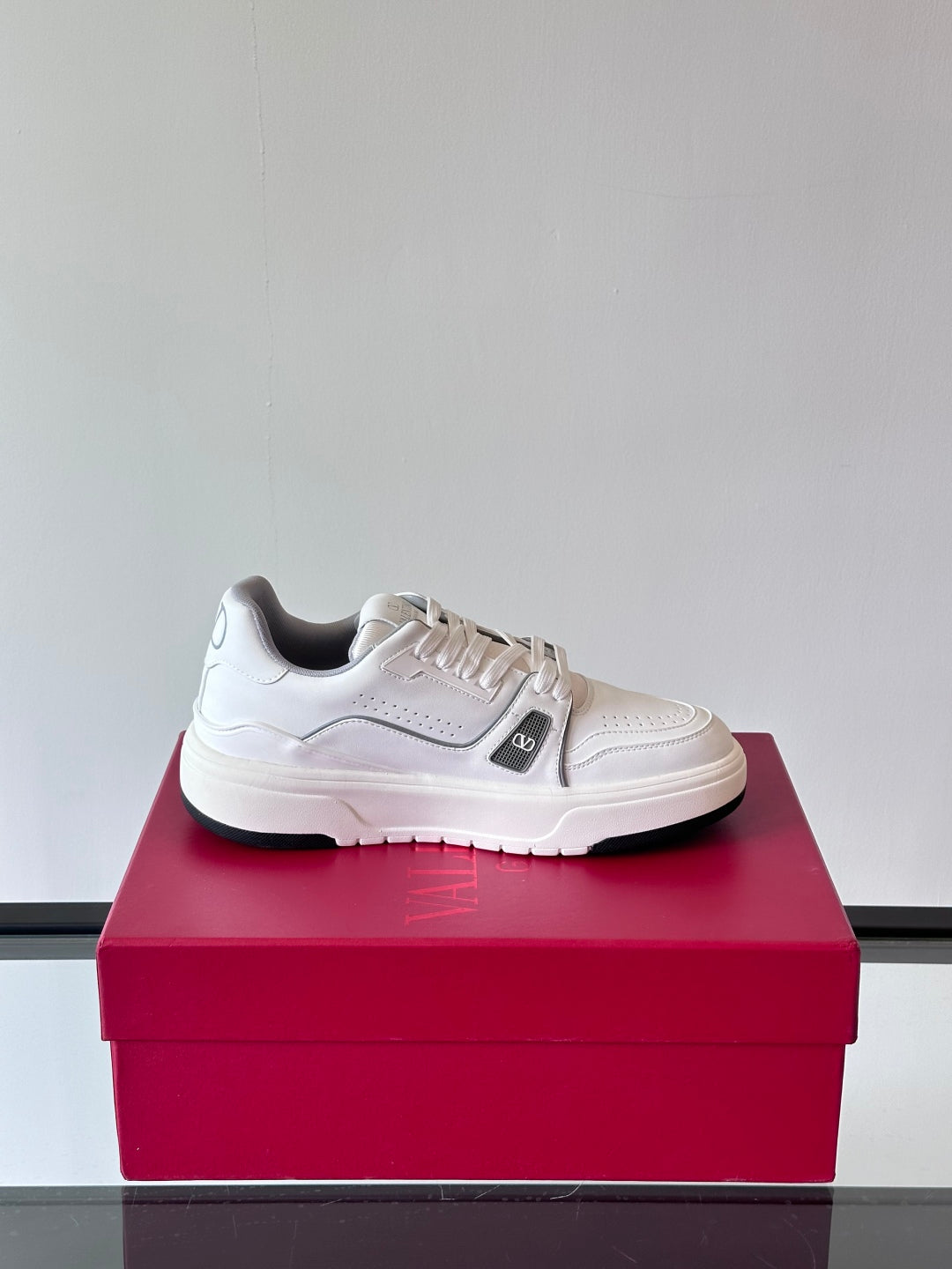 LuxluxHouse Best Quality Shoes Valentino