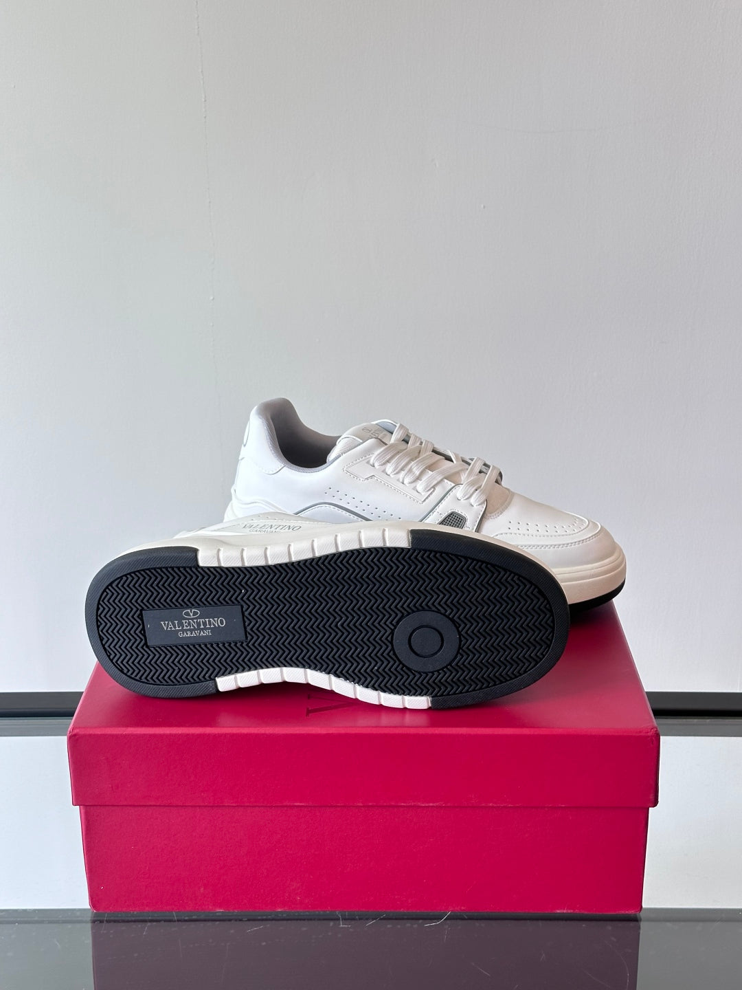 LuxluxHouse Best Quality Shoes Valentino