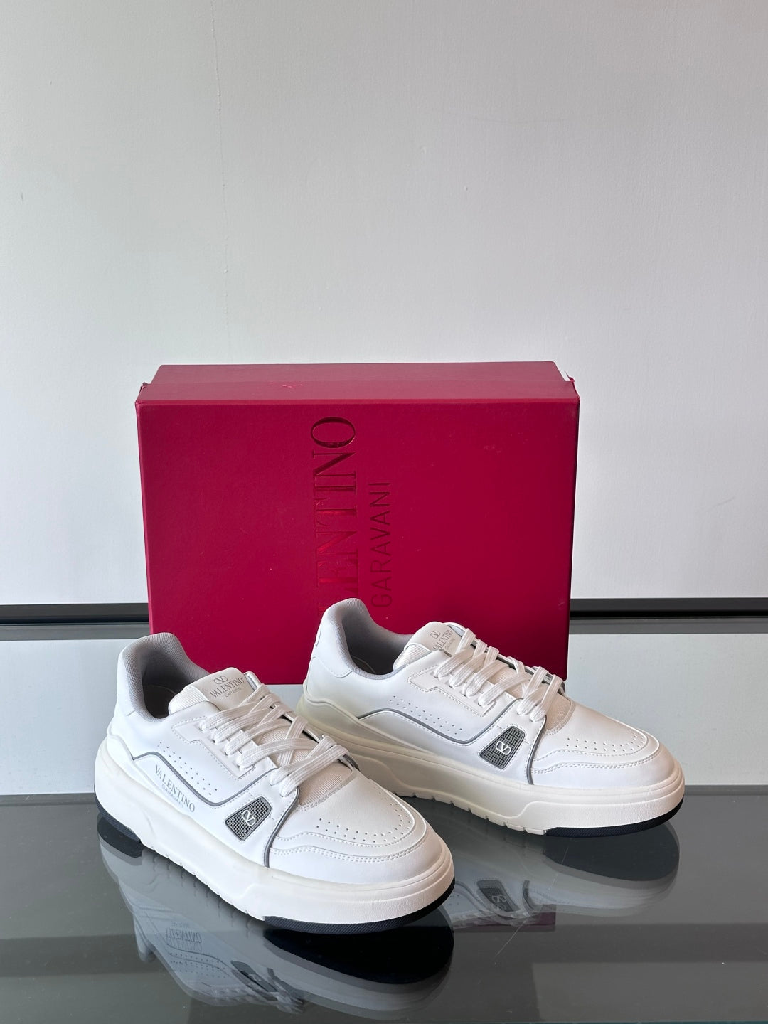 LuxluxHouse Best Quality Shoes Valentino