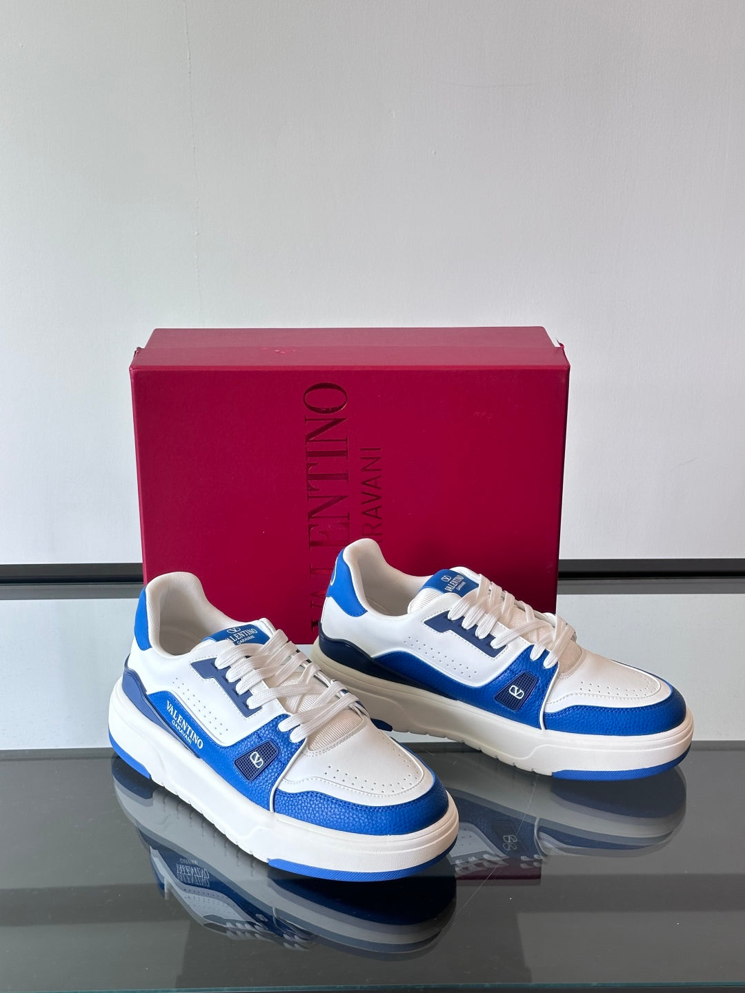 LuxluxHouse Best Quality Shoes Valentino