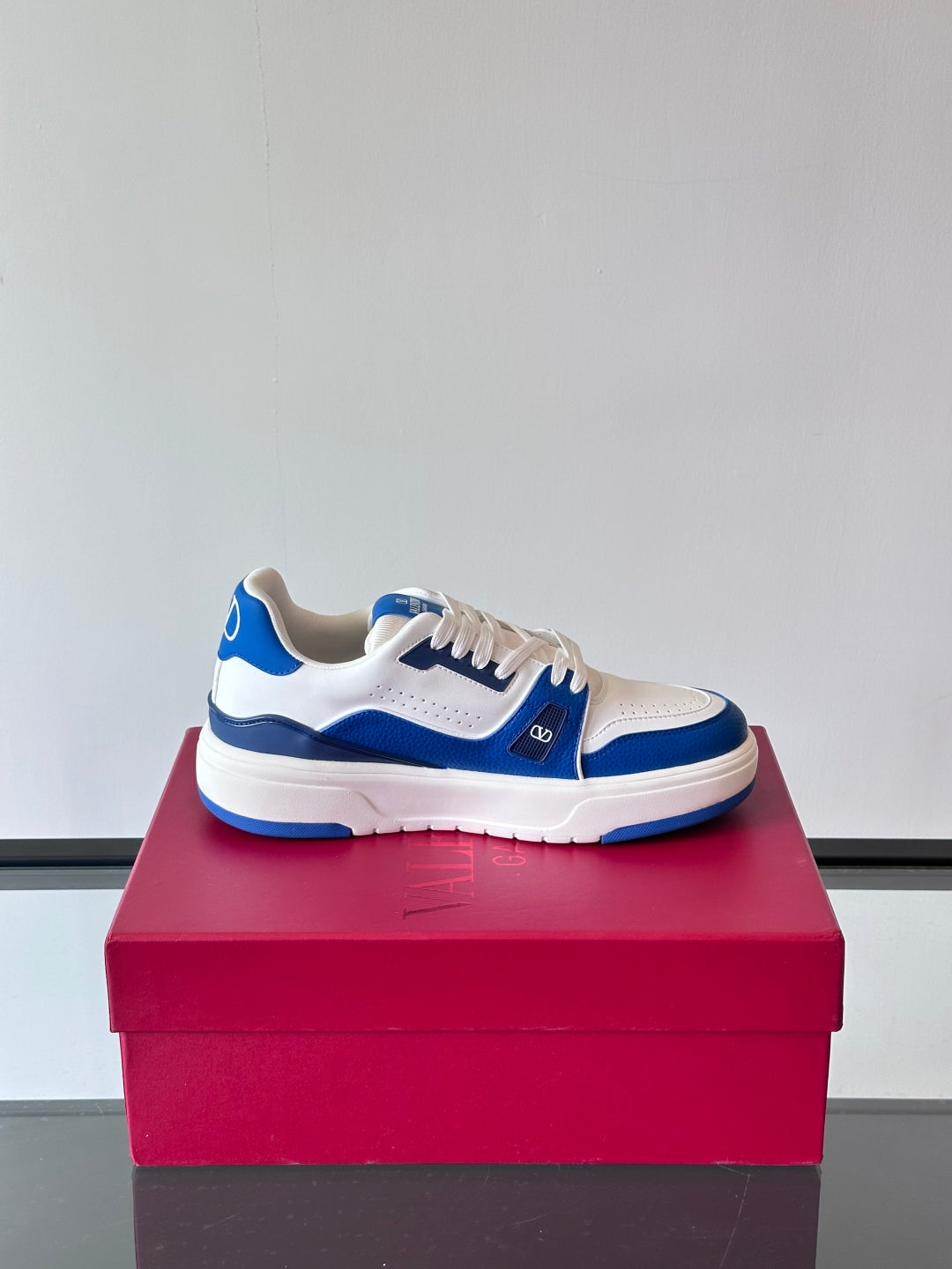 LuxluxHouse Best Quality Shoes Valentino