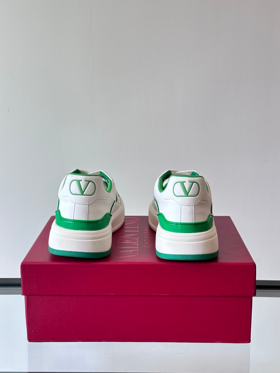 LuxluxHouse Best Quality Shoes Valentino