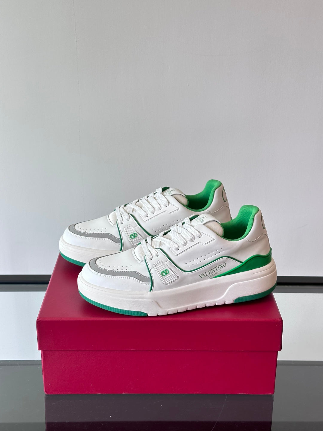 LuxluxHouse Best Quality Shoes Valentino