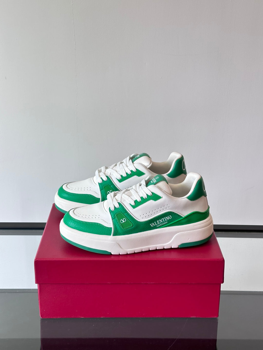LuxluxHouse Best Quality Shoes Valentino