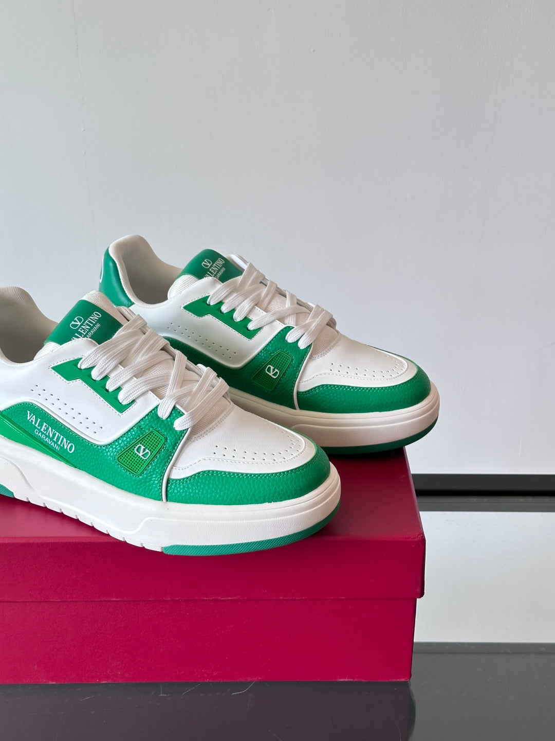 LuxluxHouse Best Quality Shoes Valentino