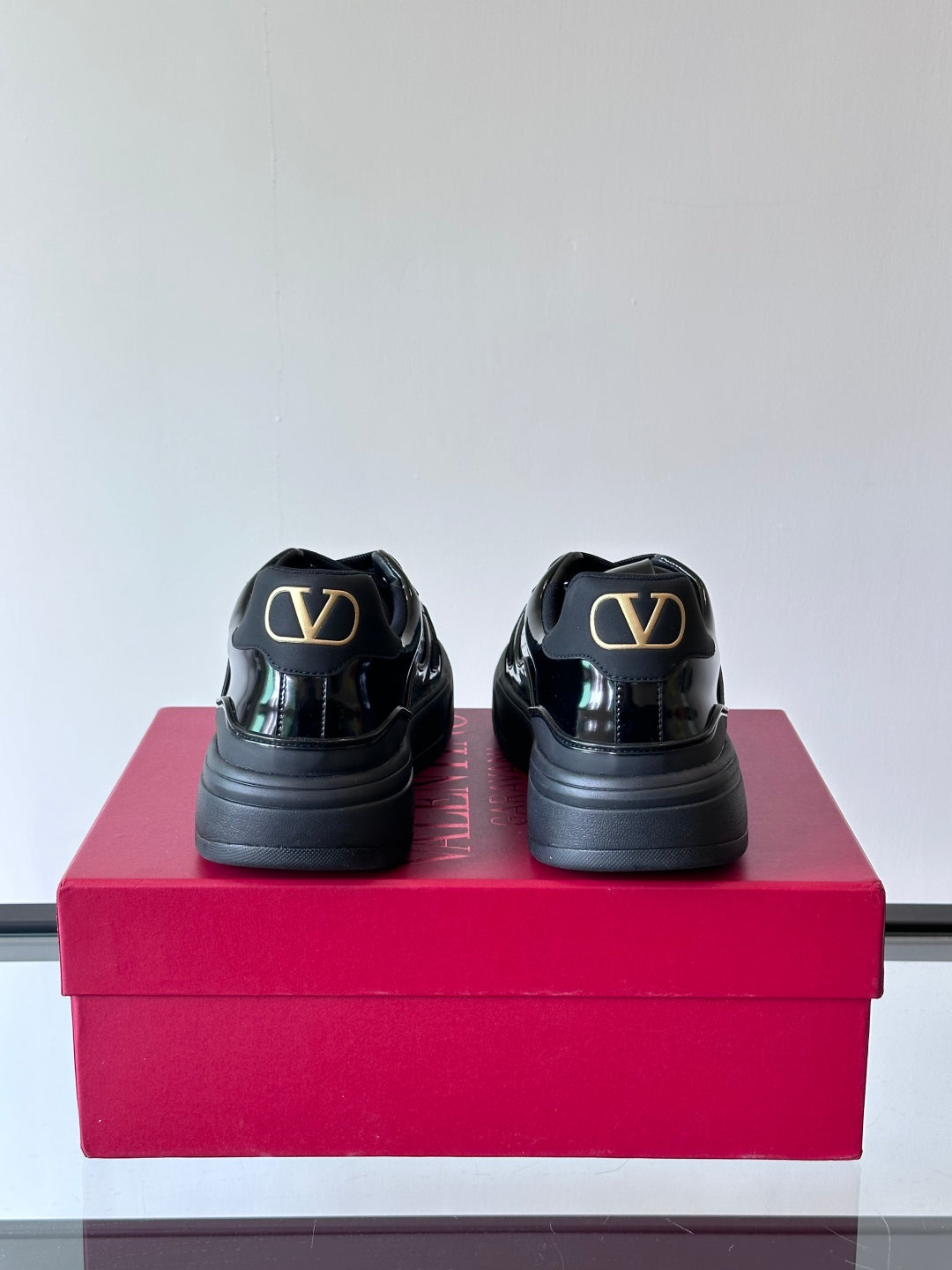 LuxluxHouse Best Quality Shoes Valentino