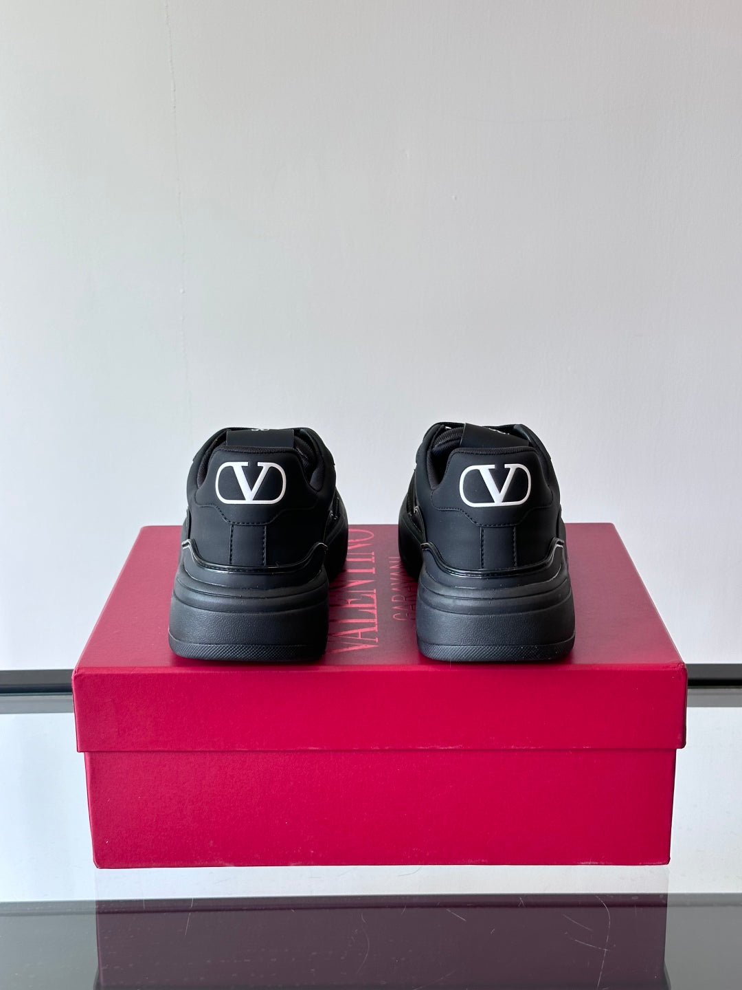 LuxluxHouse Best Quality Shoes Valentino