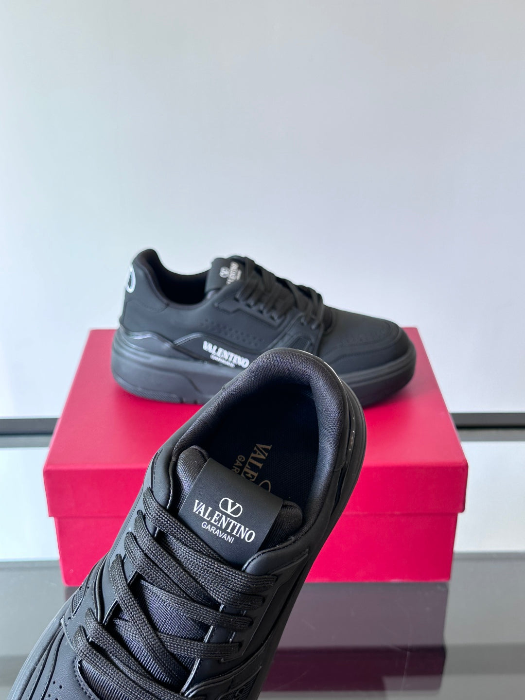 LuxluxHouse Best Quality Shoes Valentino