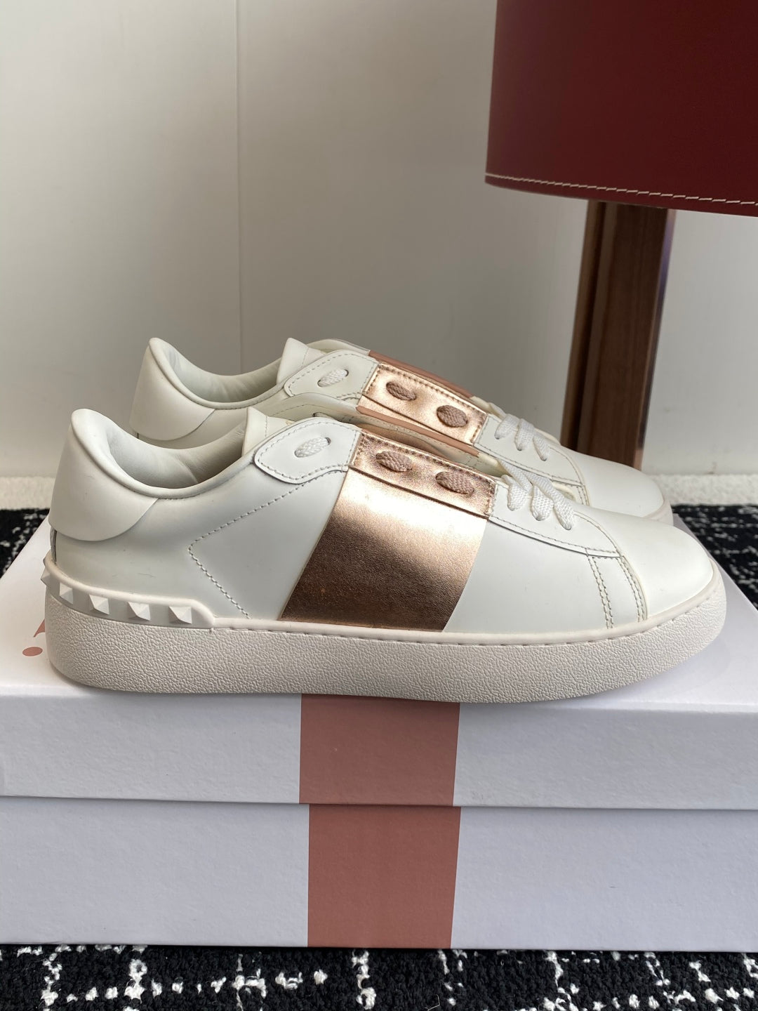 LuxluxHouse Best Quality Shoes Valentino