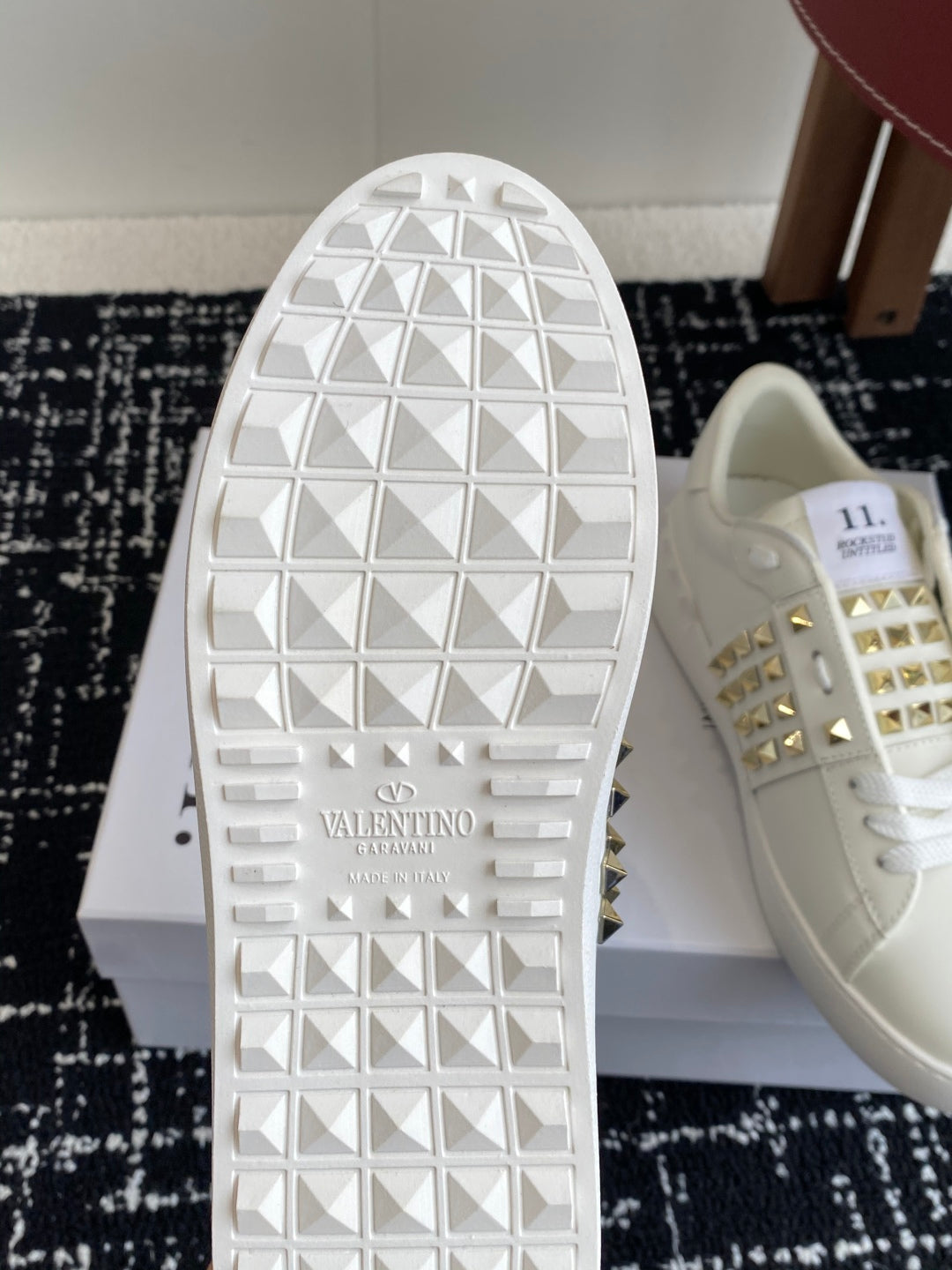 LuxluxHouse Best Quality Shoes Valentino