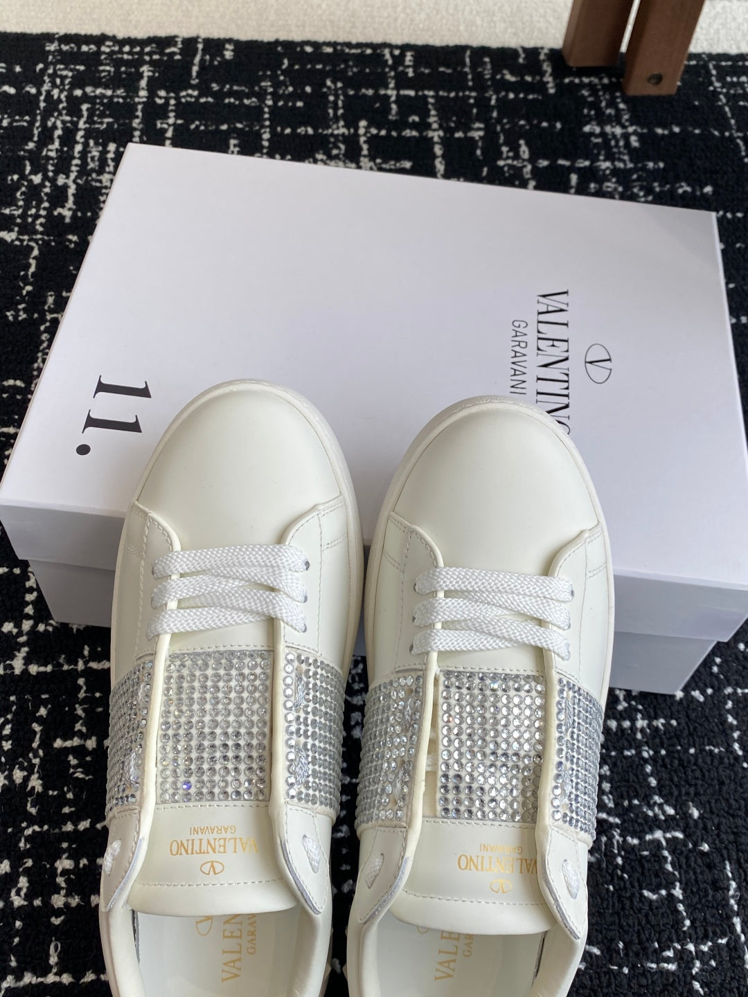 LuxluxHouse Best Quality Shoes Valentino