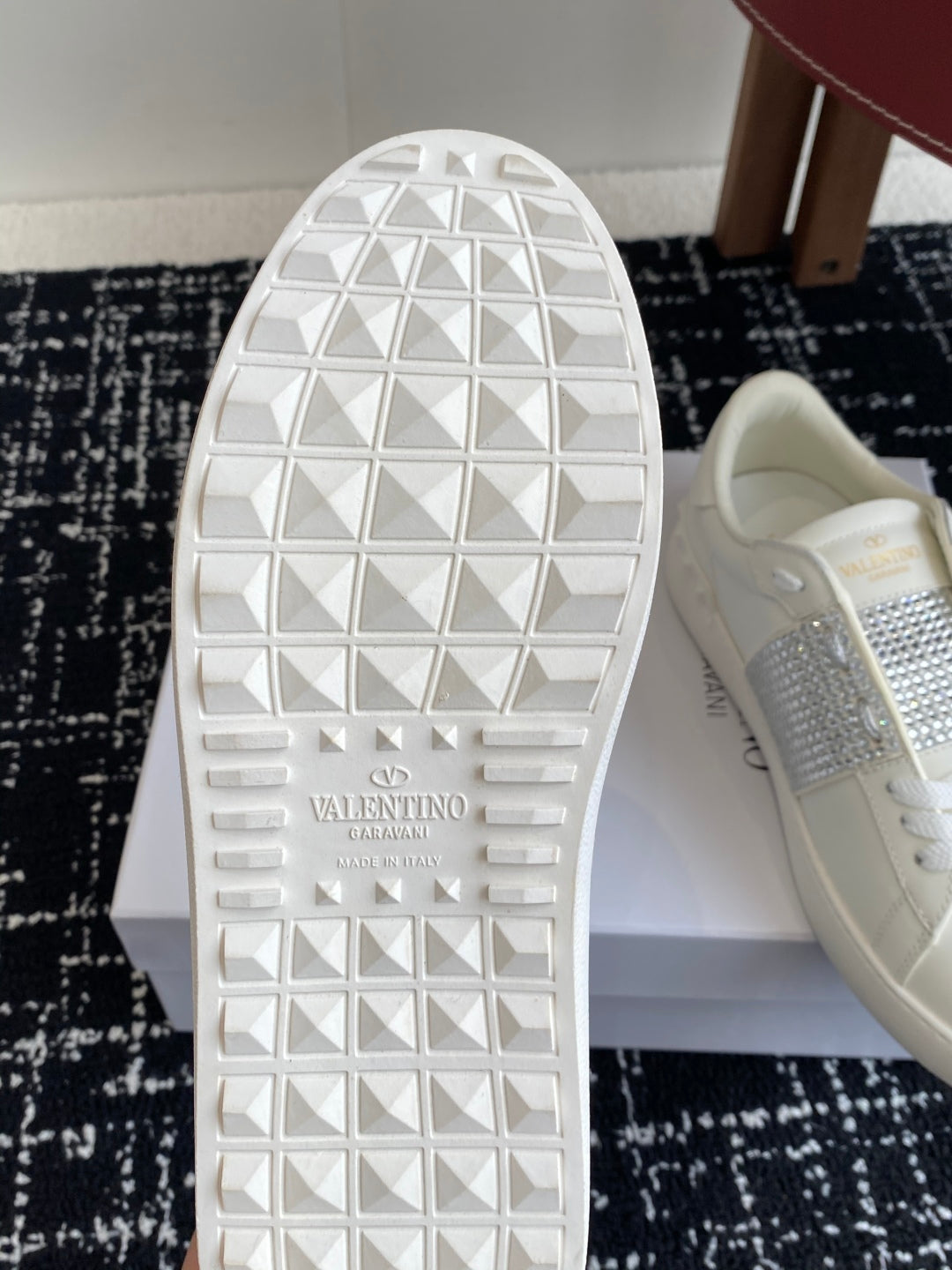 LuxluxHouse Best Quality Shoes Valentino