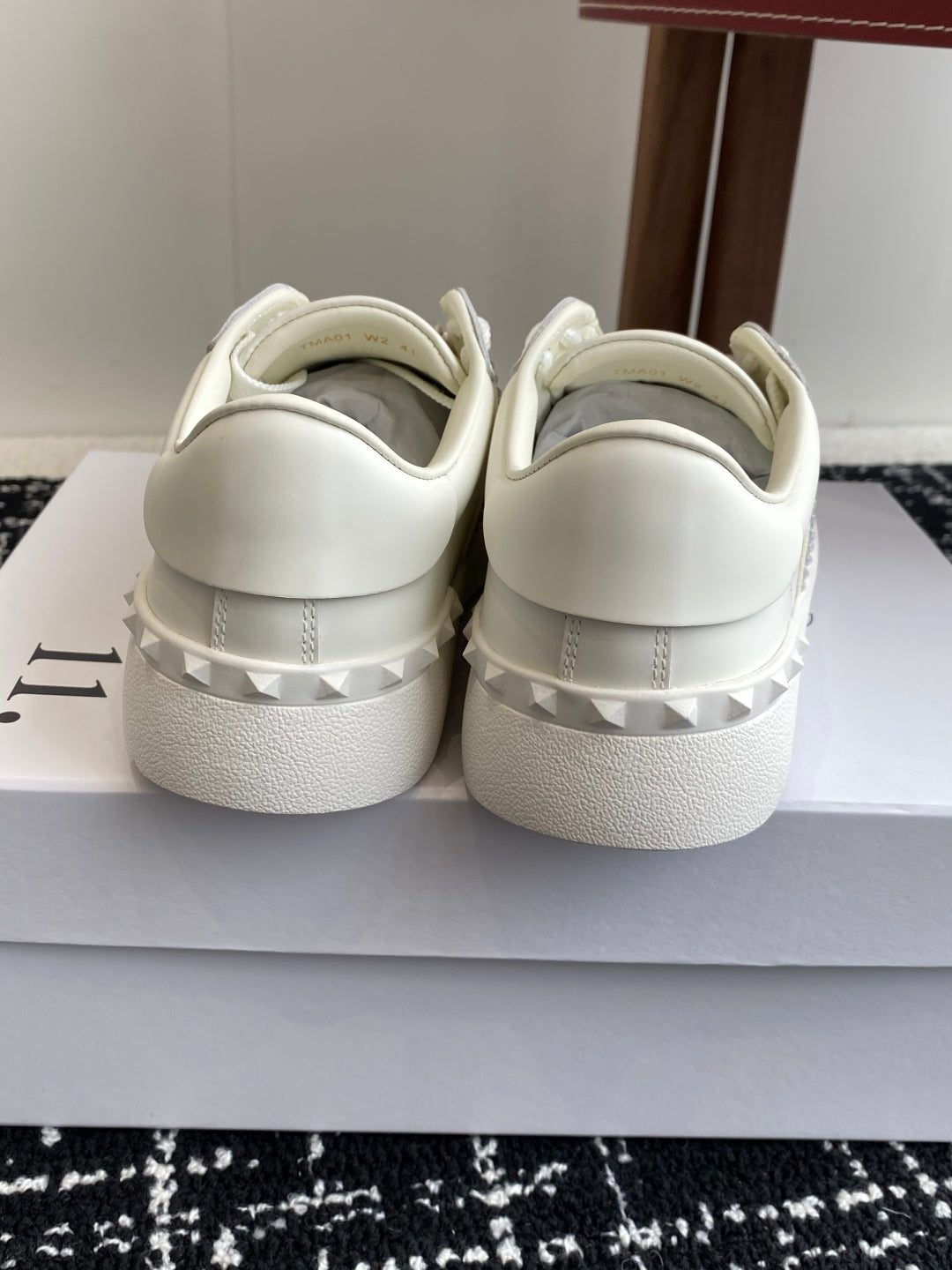 LuxluxHouse Best Quality Shoes Valentino