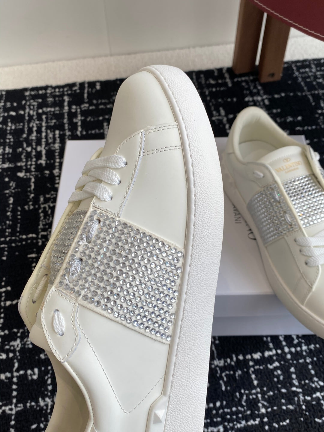 LuxluxHouse Best Quality Shoes Valentino