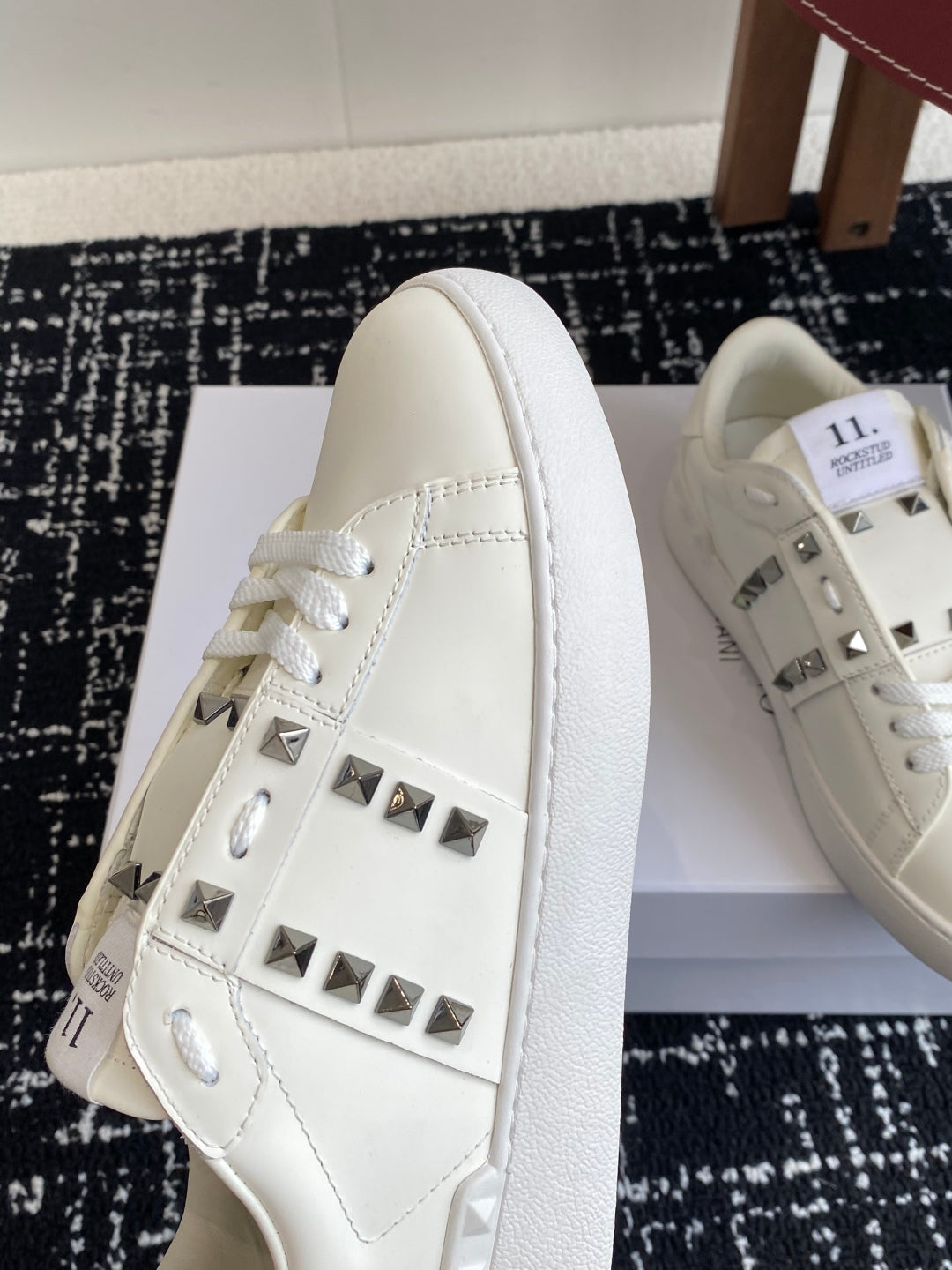 LuxluxHouse Best Quality Shoes Valentino