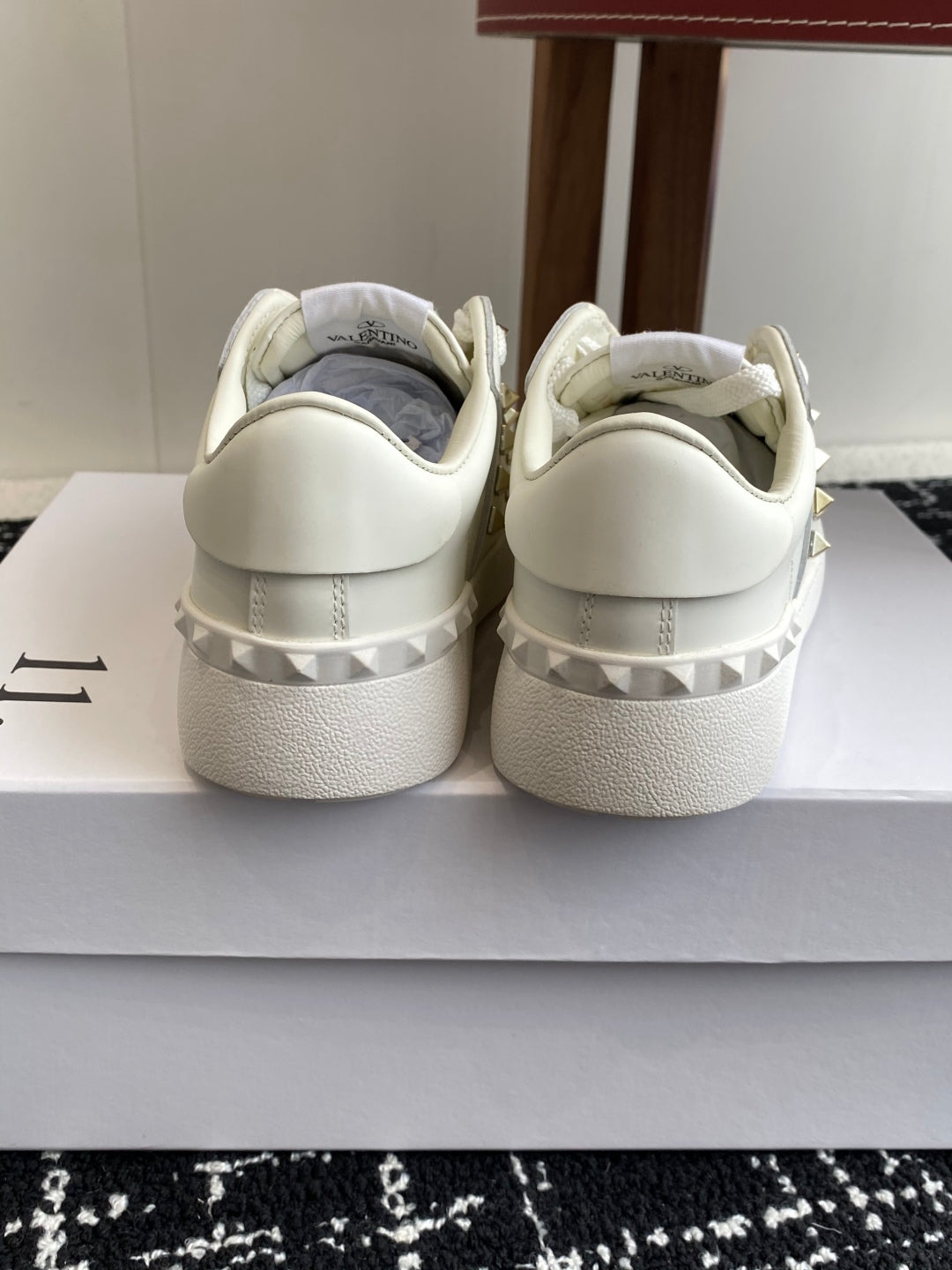 LuxluxHouse Best Quality Shoes Valentino